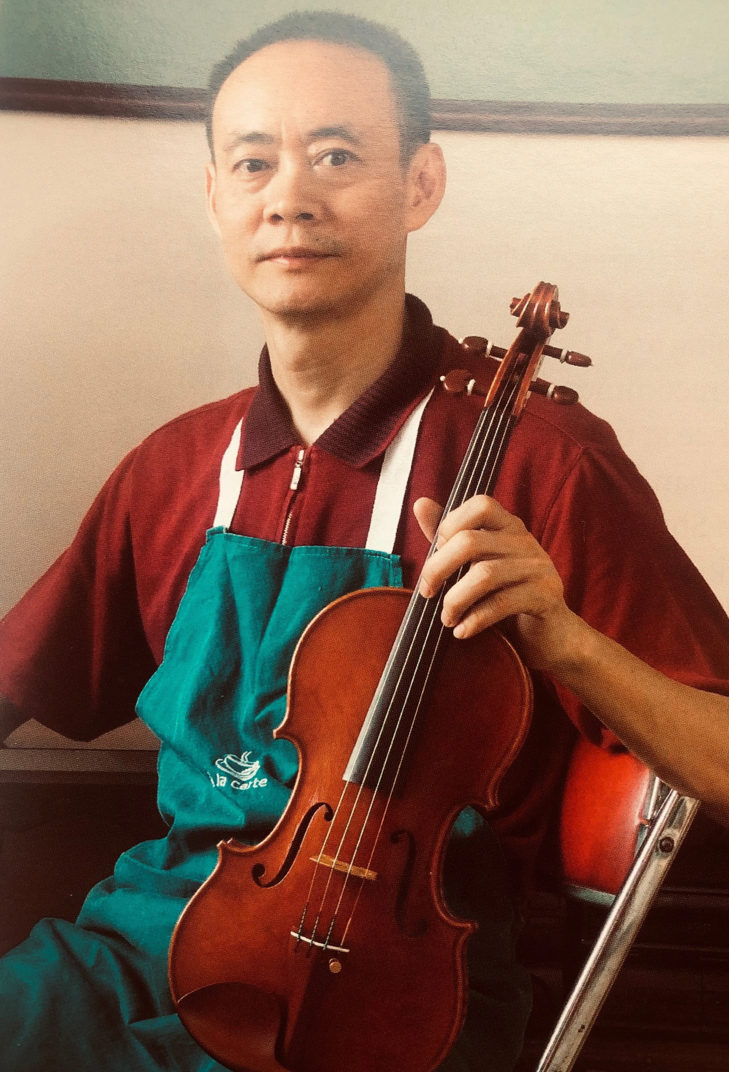 MASTER CHINESE VIOLINMAKER Ming-Jiang Zhu (朱明江)
