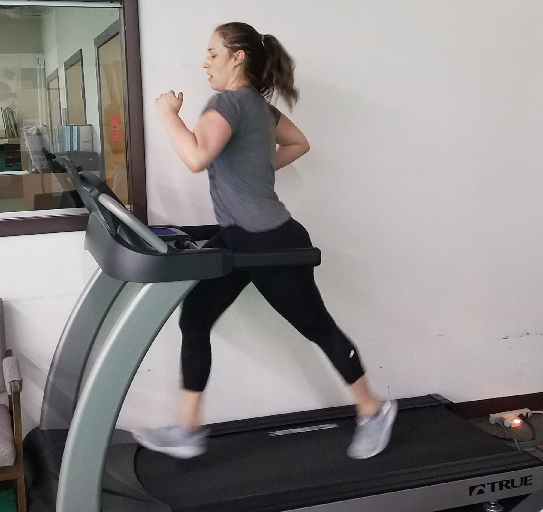 Treadmill with incline