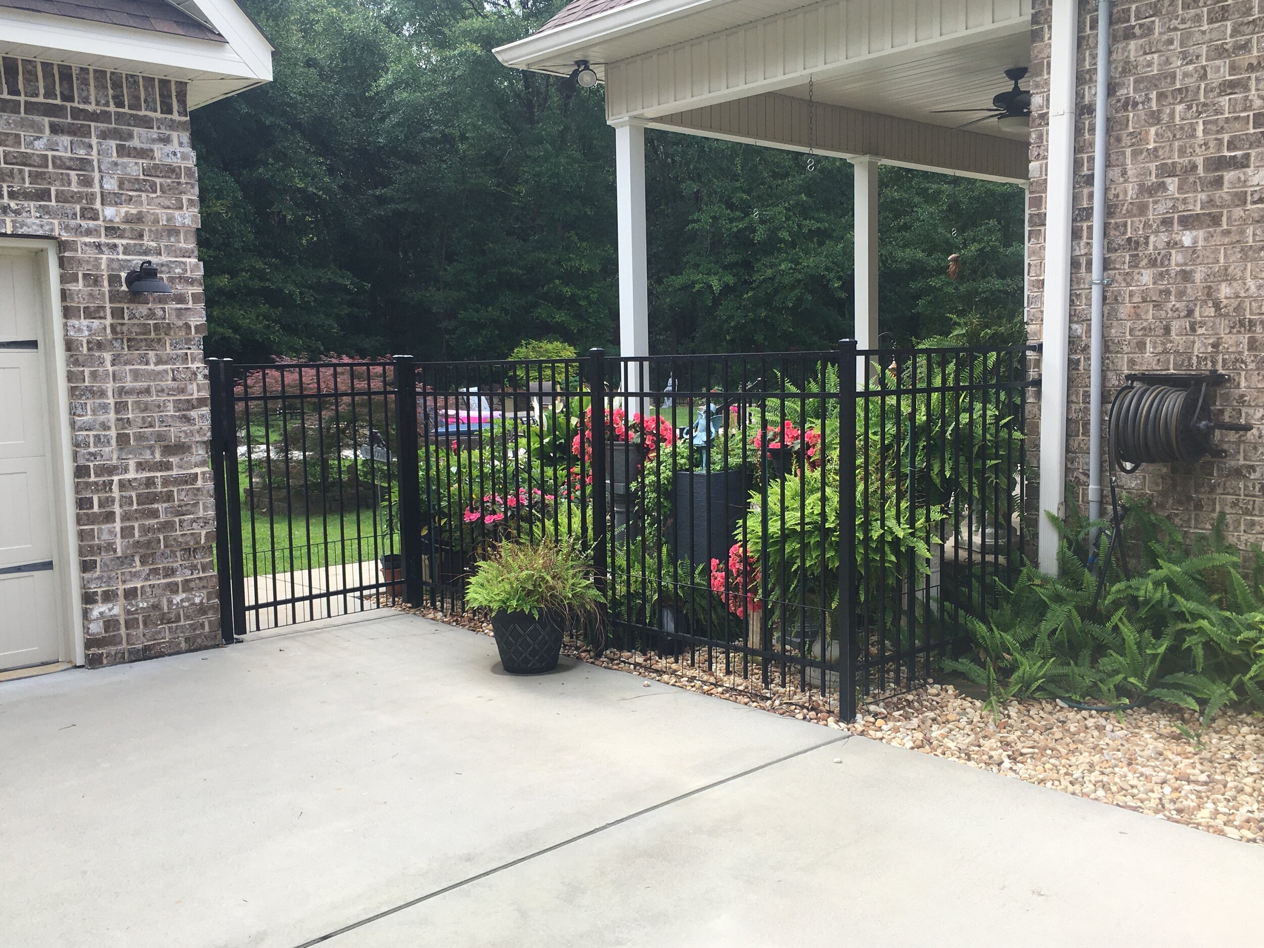 residential aluminum fence five ft 5ft ornamental aluminum