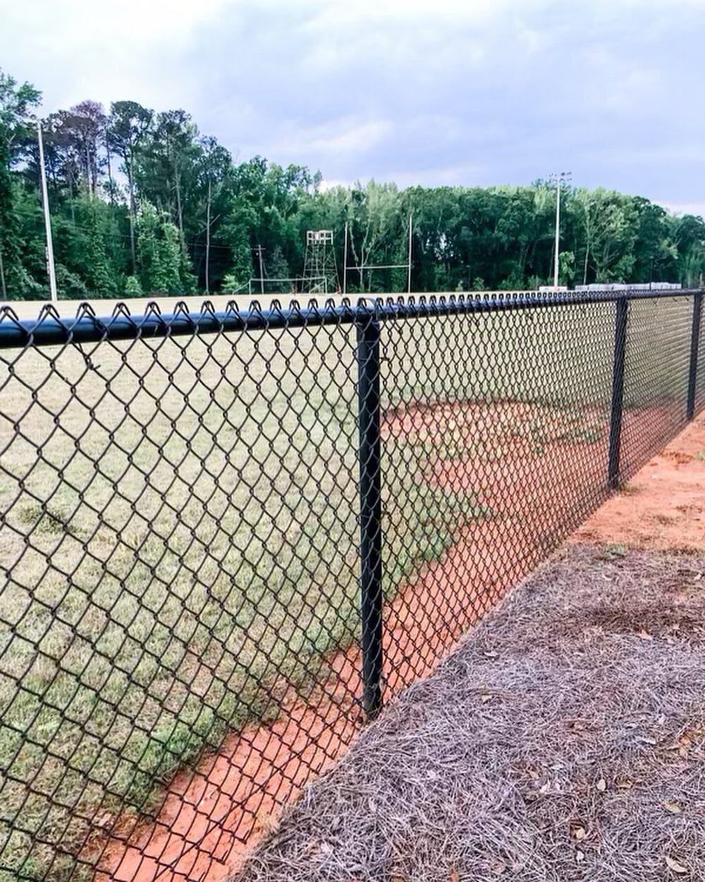 Sports field face lift with black chain link fence. Call to get yours today! 
&bull;
&bull;
&bull;
#blackchainlink #chainlink #chainlinkfence #metalfence #sportsfield #sportsfields #sportsfence #athleticfield #fencecompany #smallbusiness #athleticfac