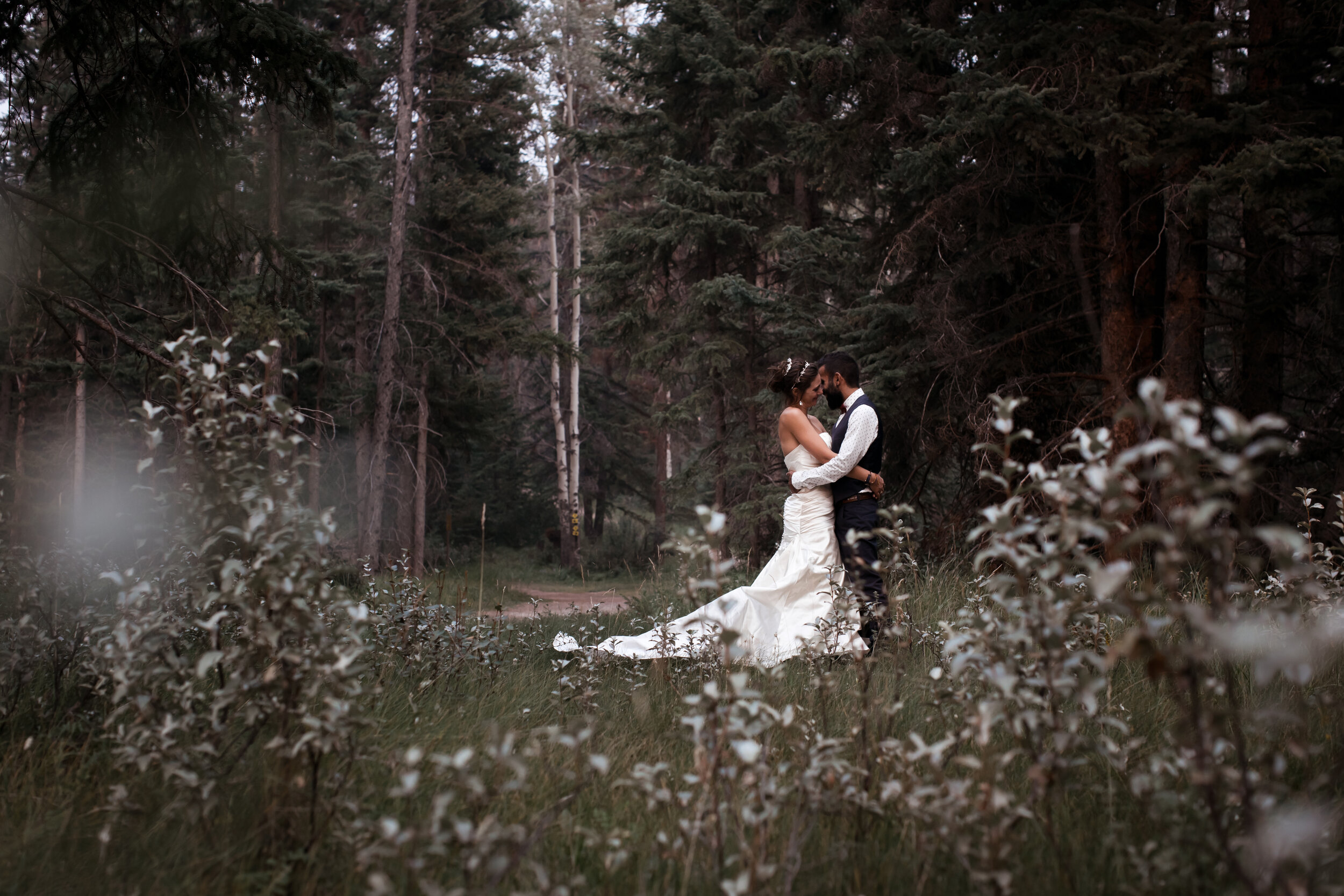 Bride & Groom kiss | Jamie Robson Photography | Elopement & Wedding Photographer in Jasper (Copy)