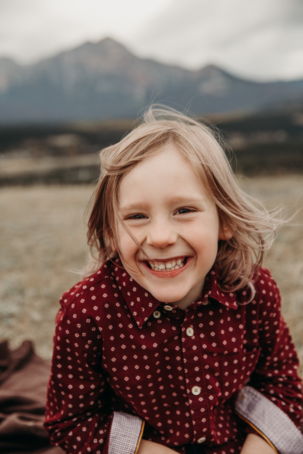 Boy smiling in the mountains  | Jamie Robson Photography | Family Photographer in Jasper (Copy)