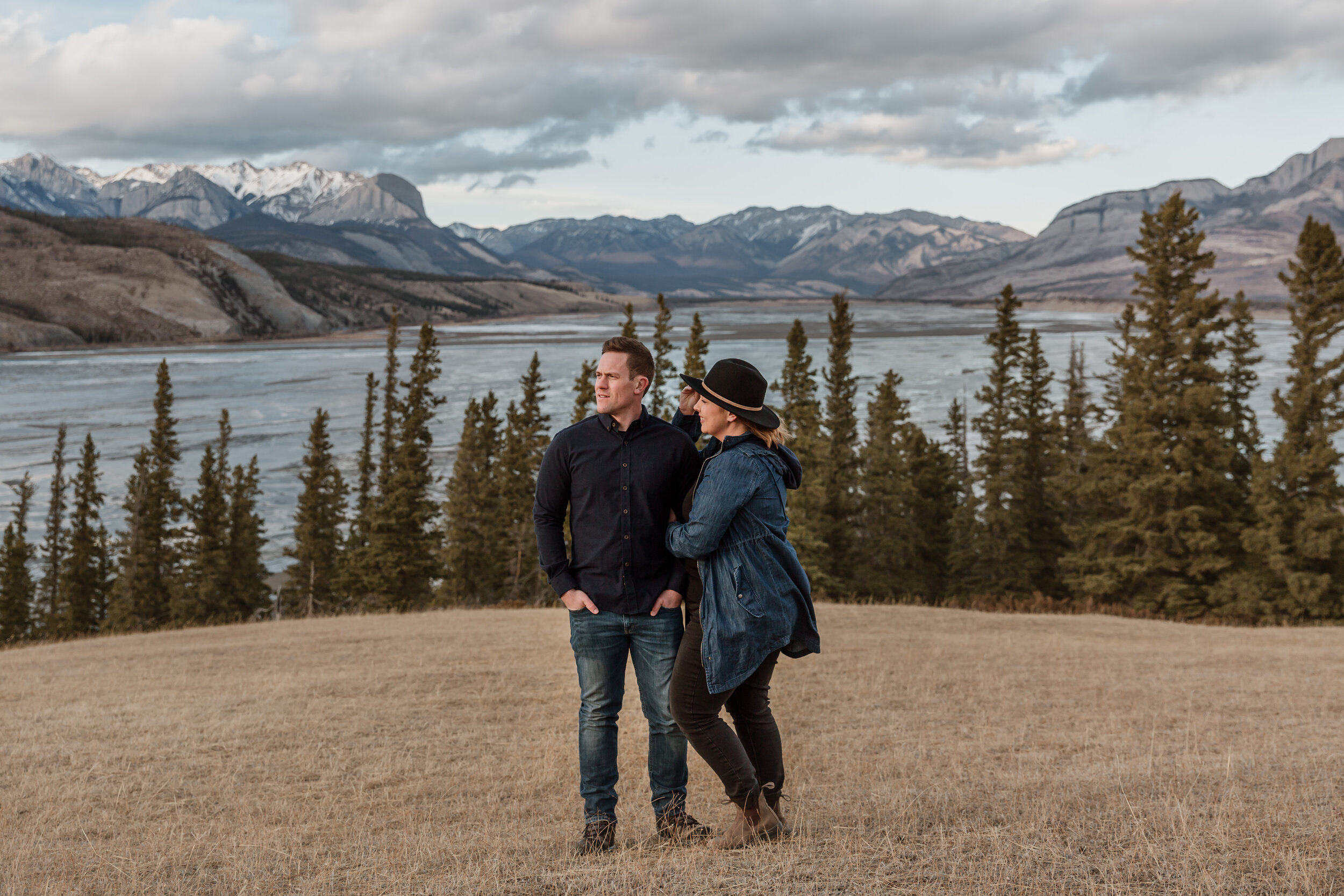 Couple on mountaintop | Jamie Robson Photography | Engagement Photographer in Jasper (Copy)