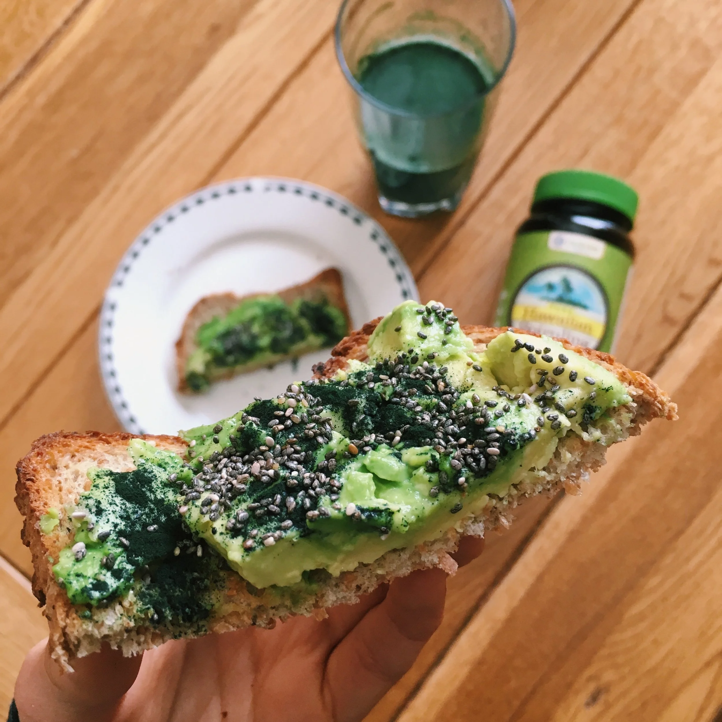 Avo toast with Spirulina