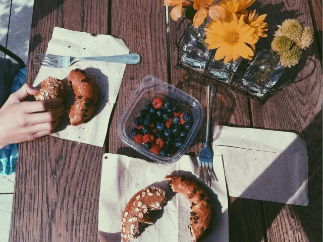 Fresh berries + Sprouted grain Ezekiel bagels