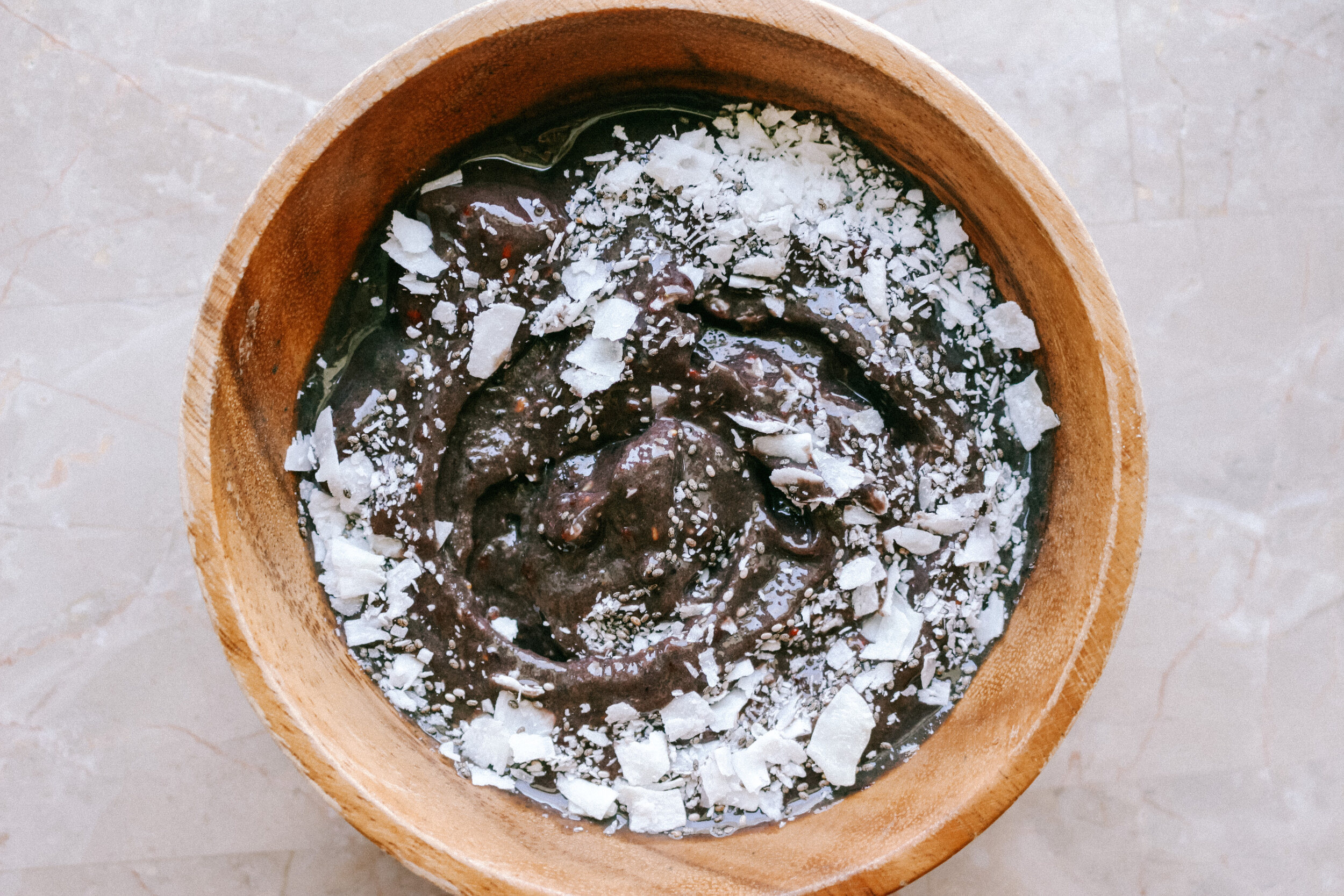 Simple acai smoothie bowls are my go-to pre-run breakfast