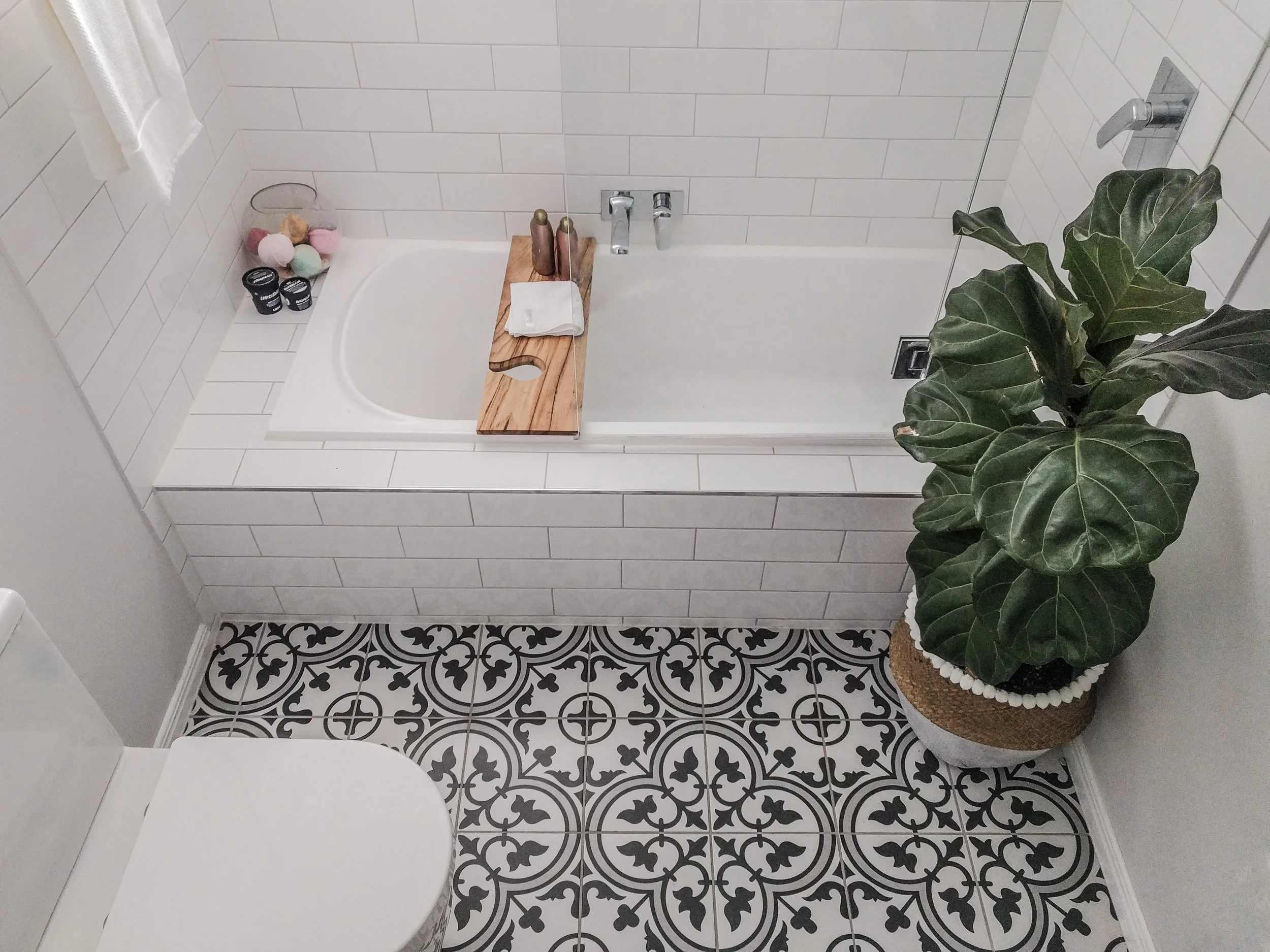 Bathroom 1.jpg