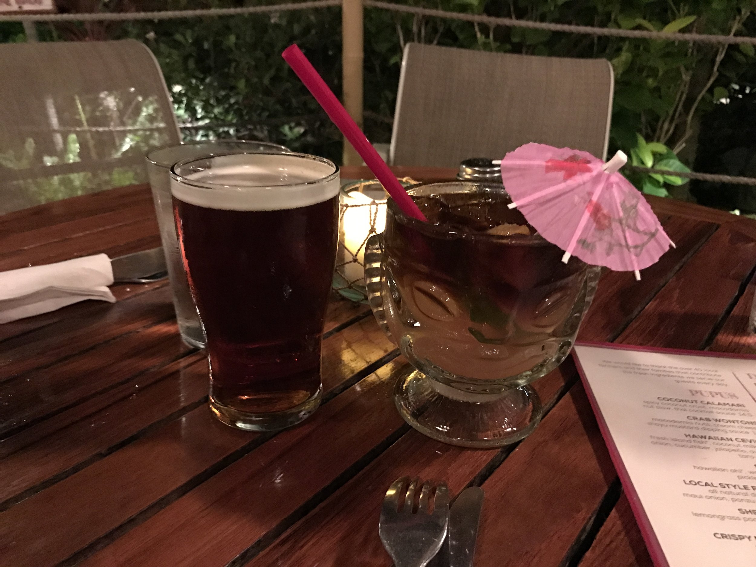 Mai Tai and Beer at Hula Grill Barefoot Bar in Kaanapali Beach - Maui, Hawaii