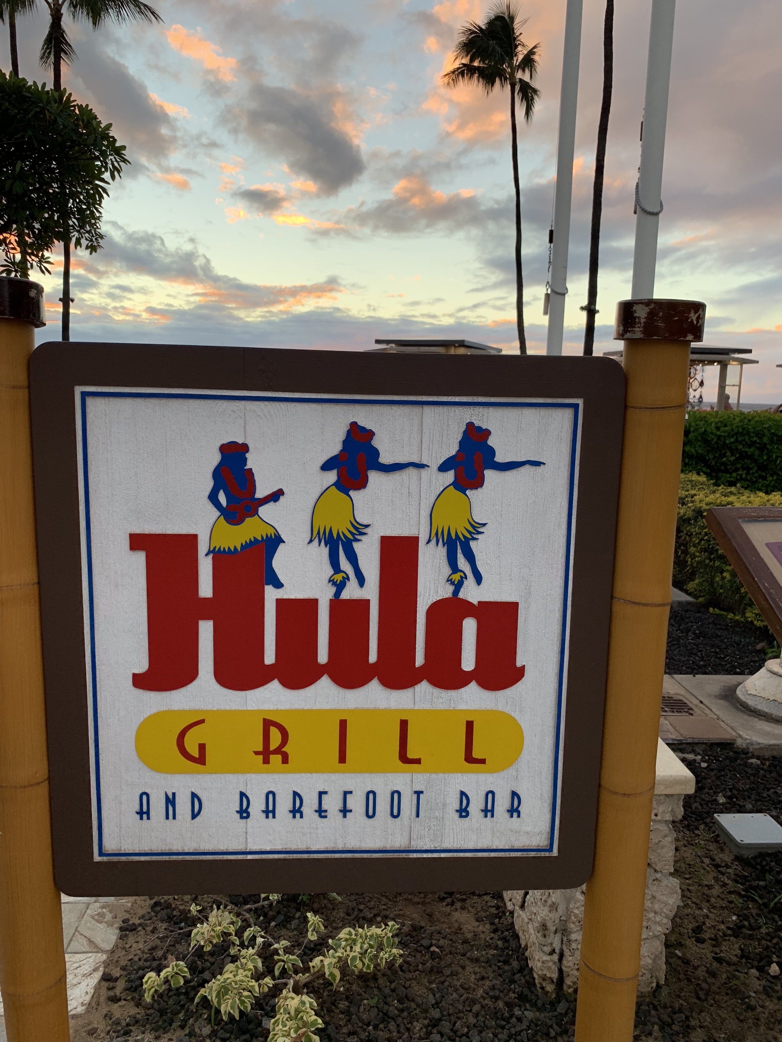 Maui, Hawaii Hula Grill and Barefoot Bar 