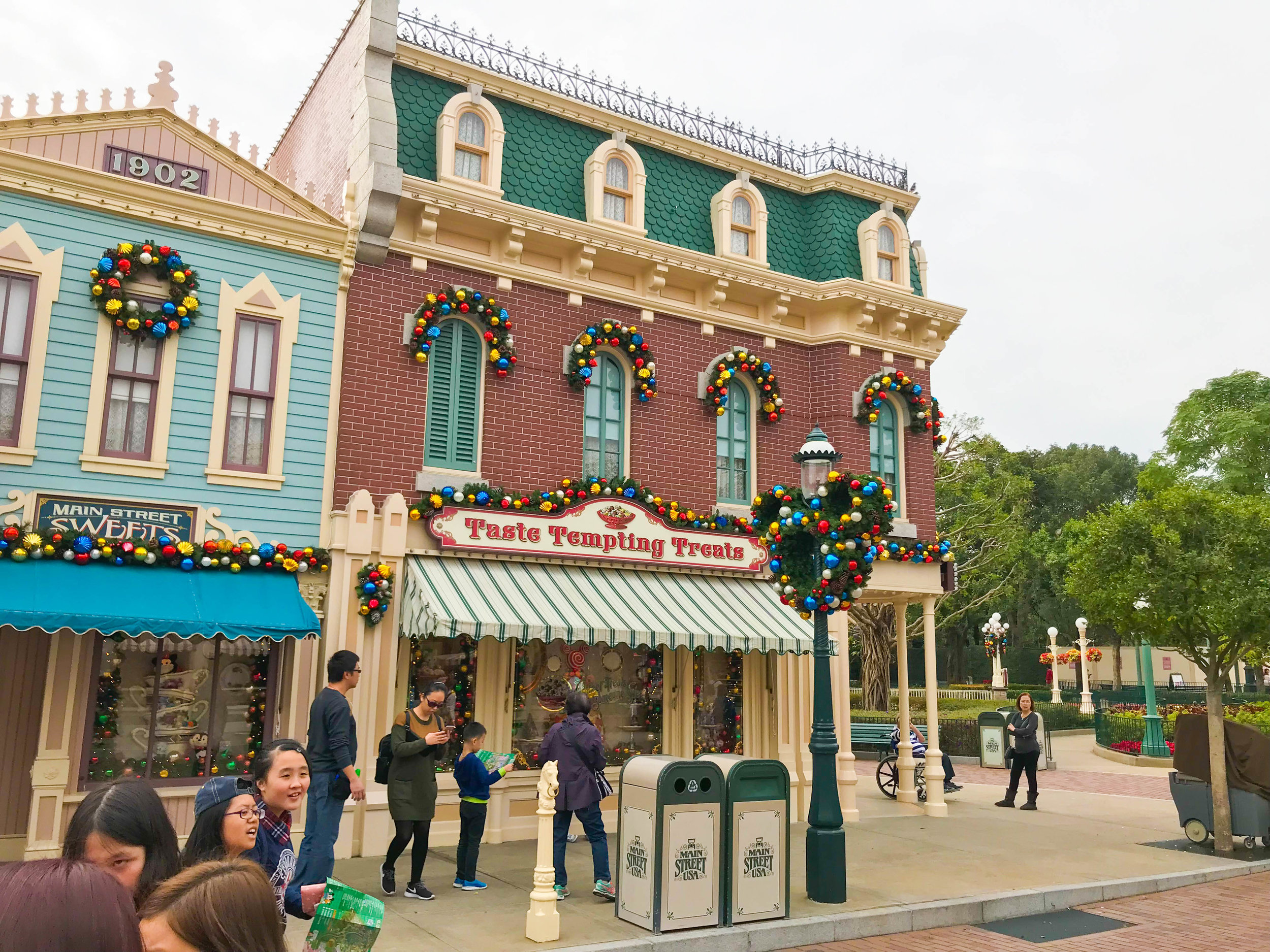 Hong Kong Disneyland Main Street Shops