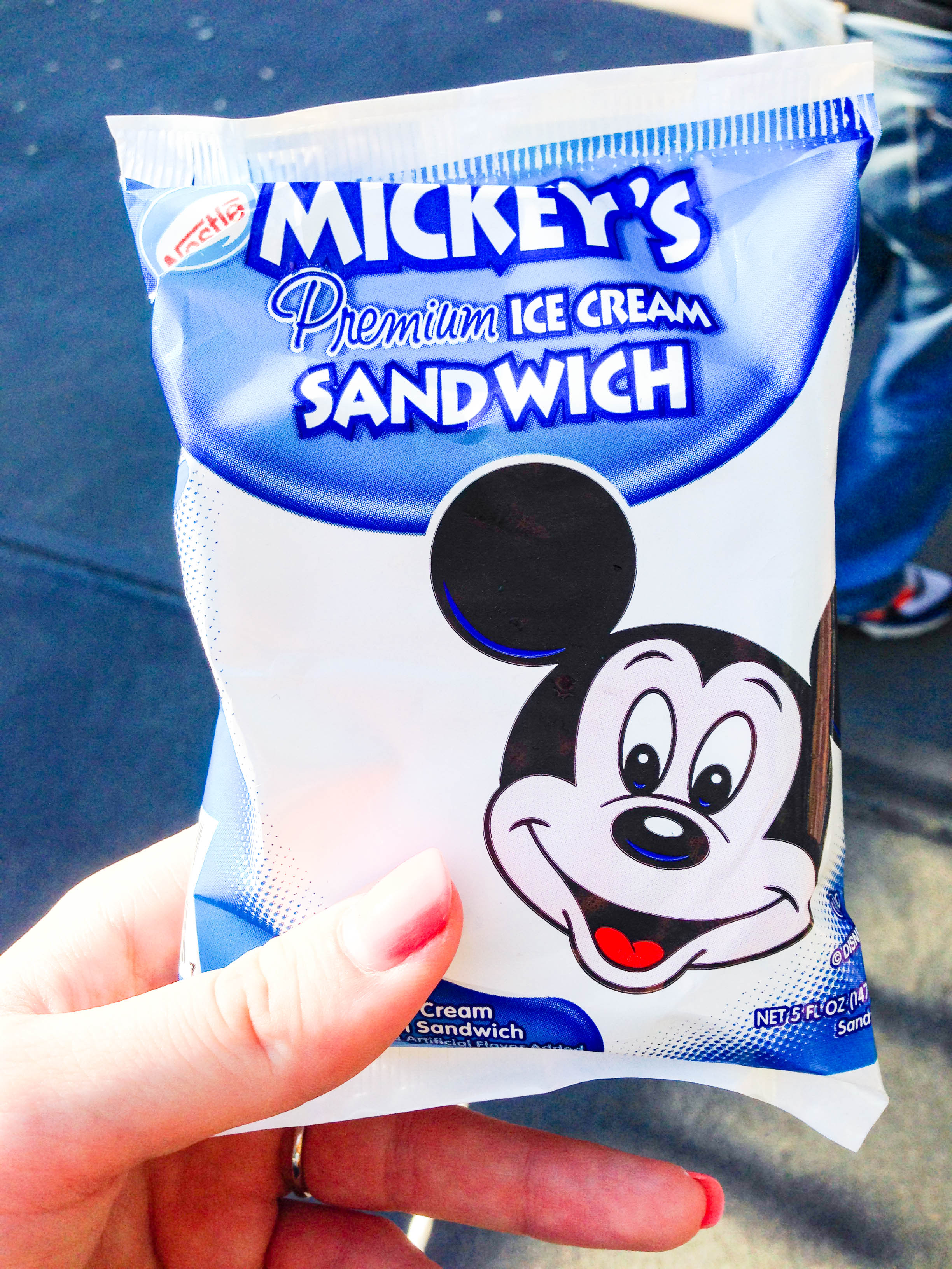 Mickey Ice Cream Sandwich Disneyland (Copy)