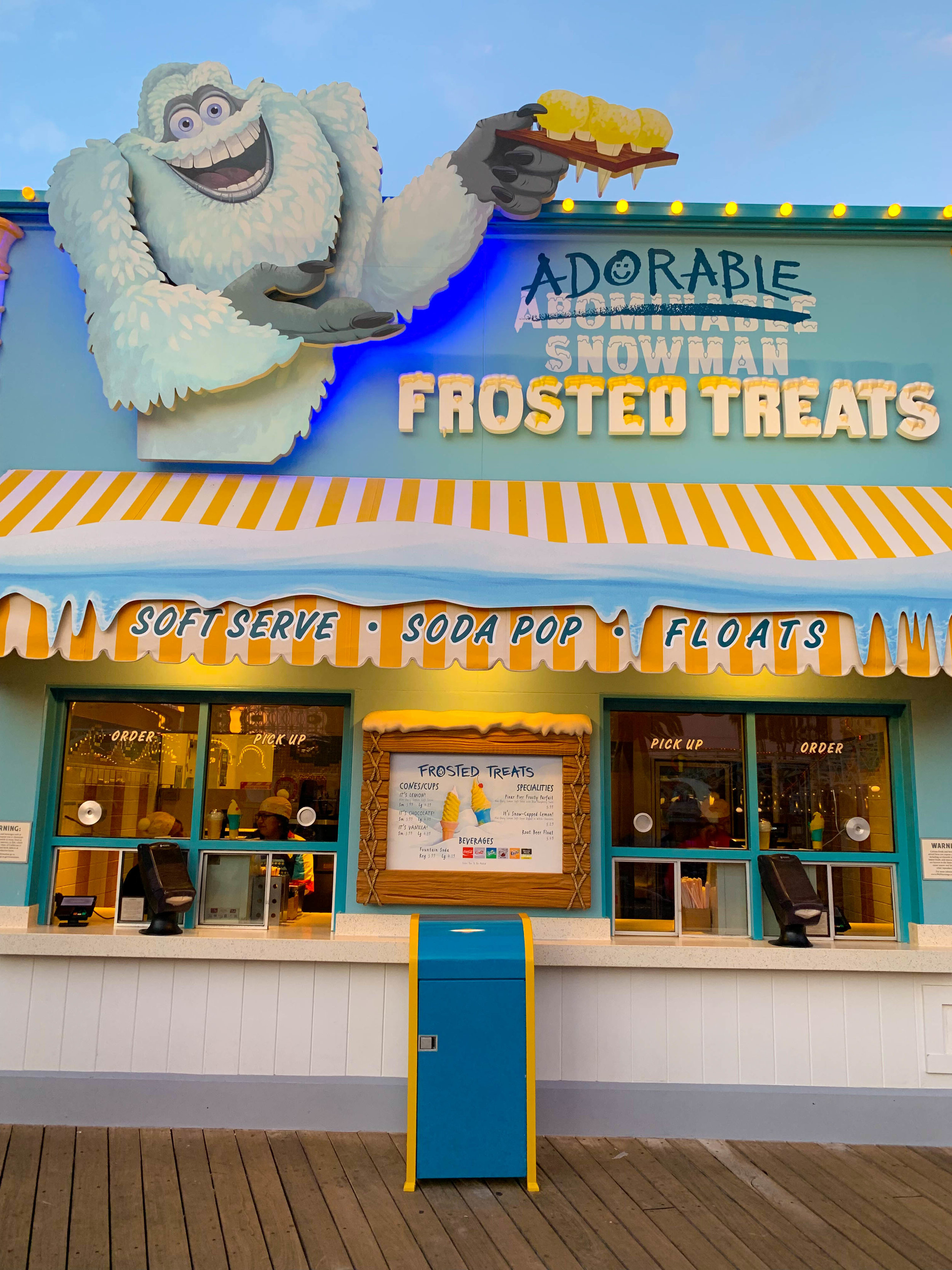 Adorable Snowman Frosted Treats (Copy)