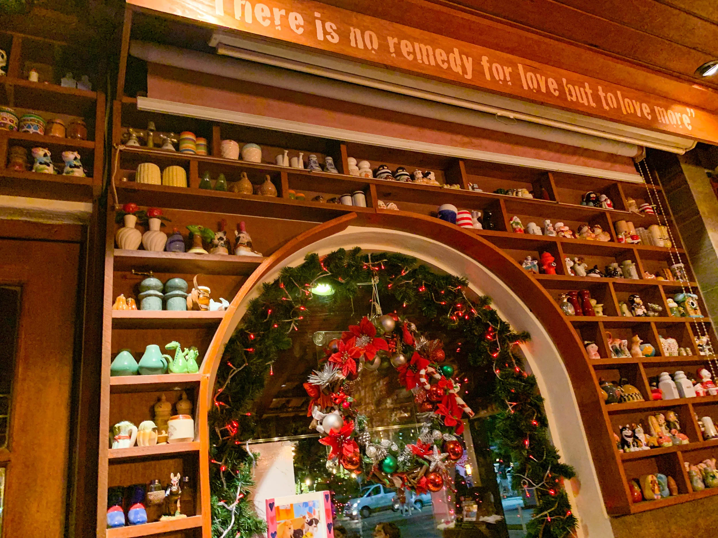 Aruba_Restaurants_Salt_and_pepper.jpg