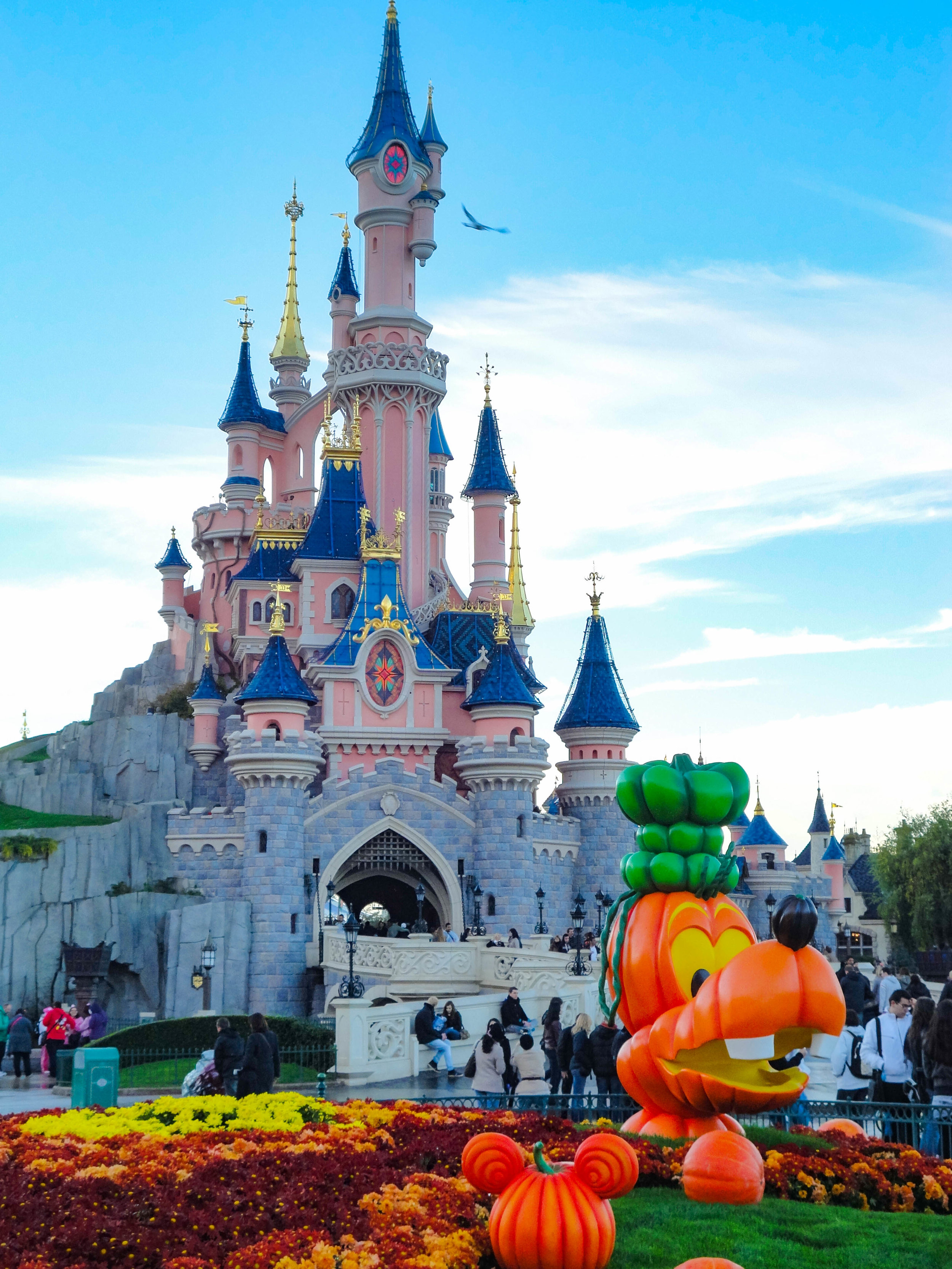 DISNEYLAND PARIS GUIDE - Things you MUST see! — The Sweetest Escapes