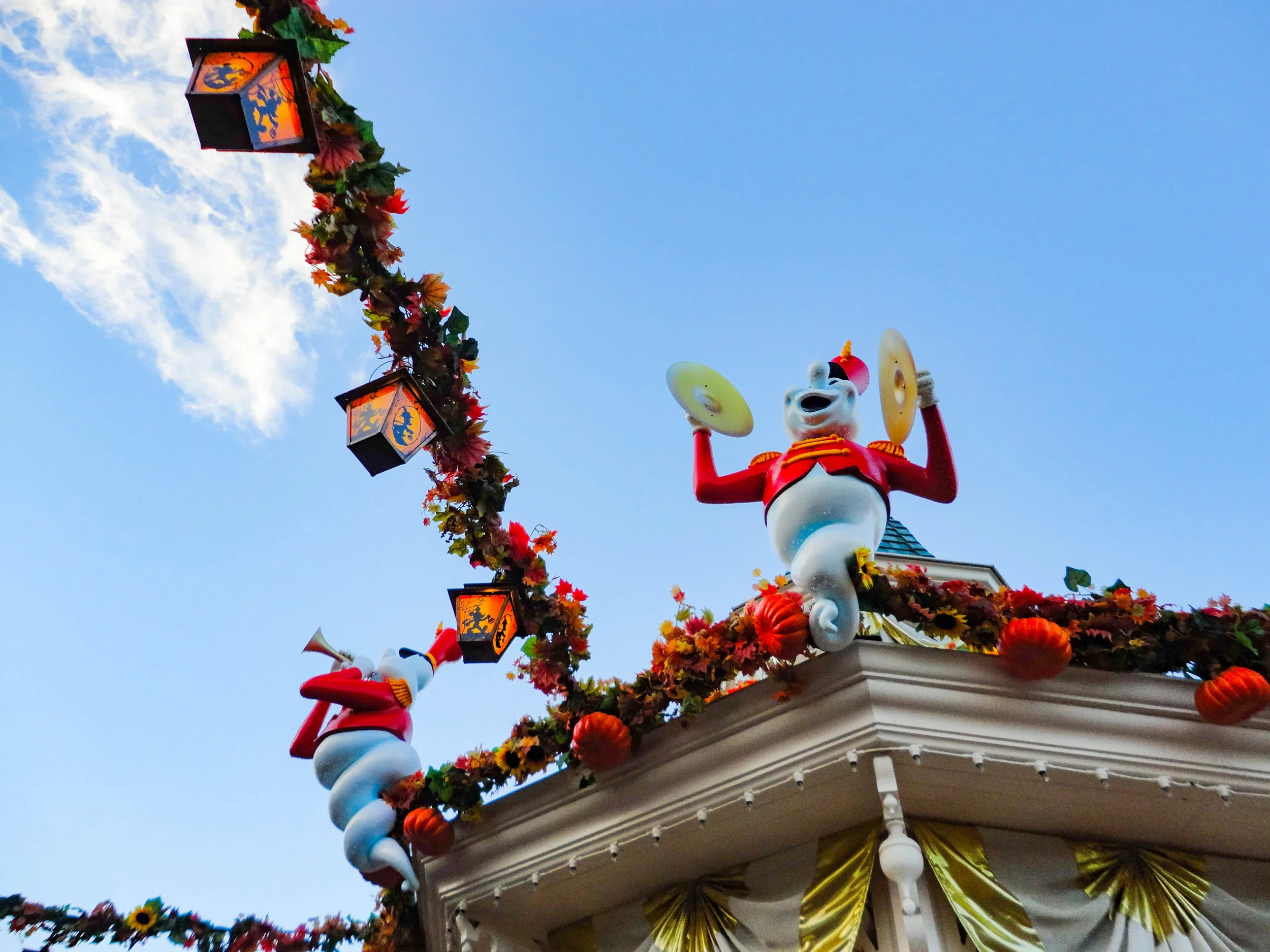 Disneyland Paris Halloween Festival Decorations - Musical Ghosts