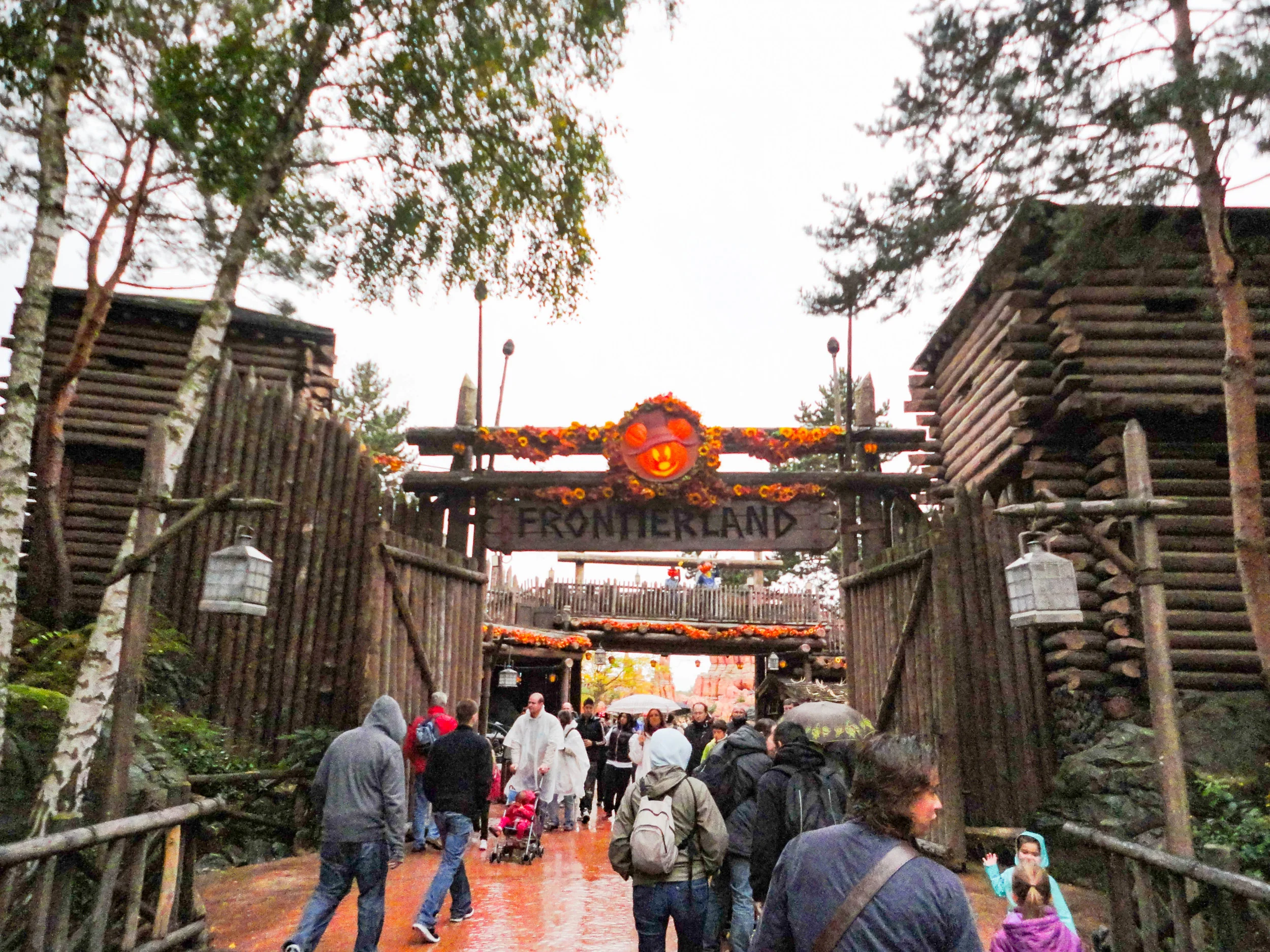 Frontierland Entrance at Disneyland Paris with Halloween decorations