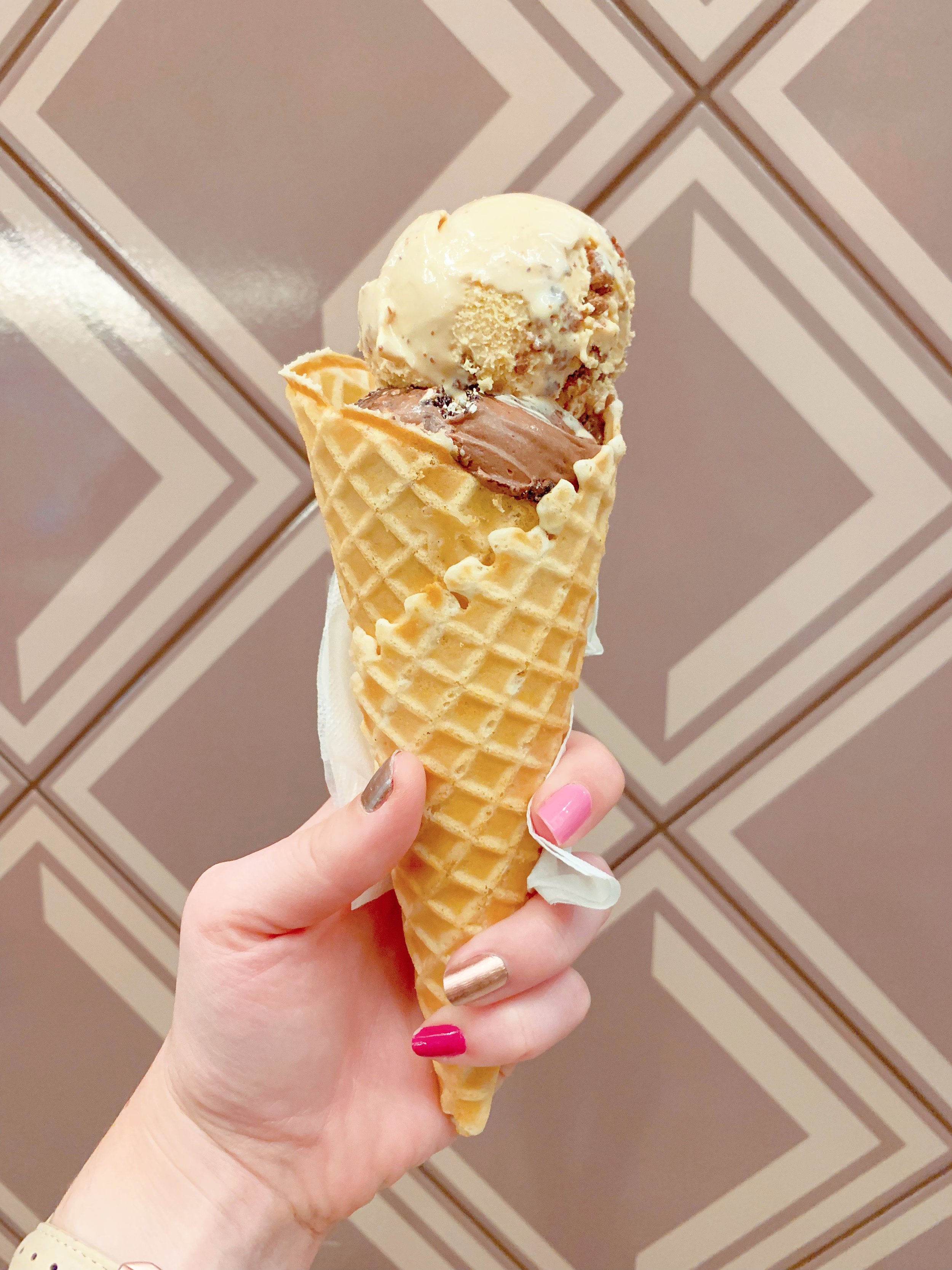 Ice Cream Review: Halo Top Scoop Shop in Los Angeles, CA - Best soft serve  — The Sweetest Escapes