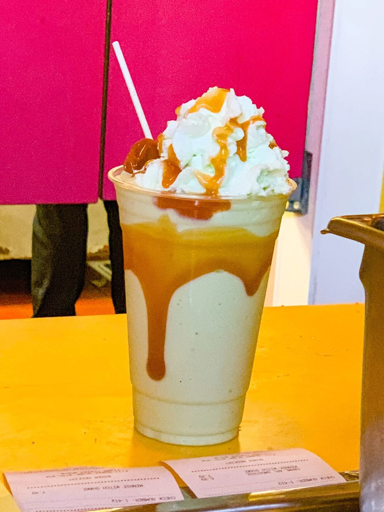 Disneyland_Halloween_Food_Caramel_apple_smoothie.jpg
