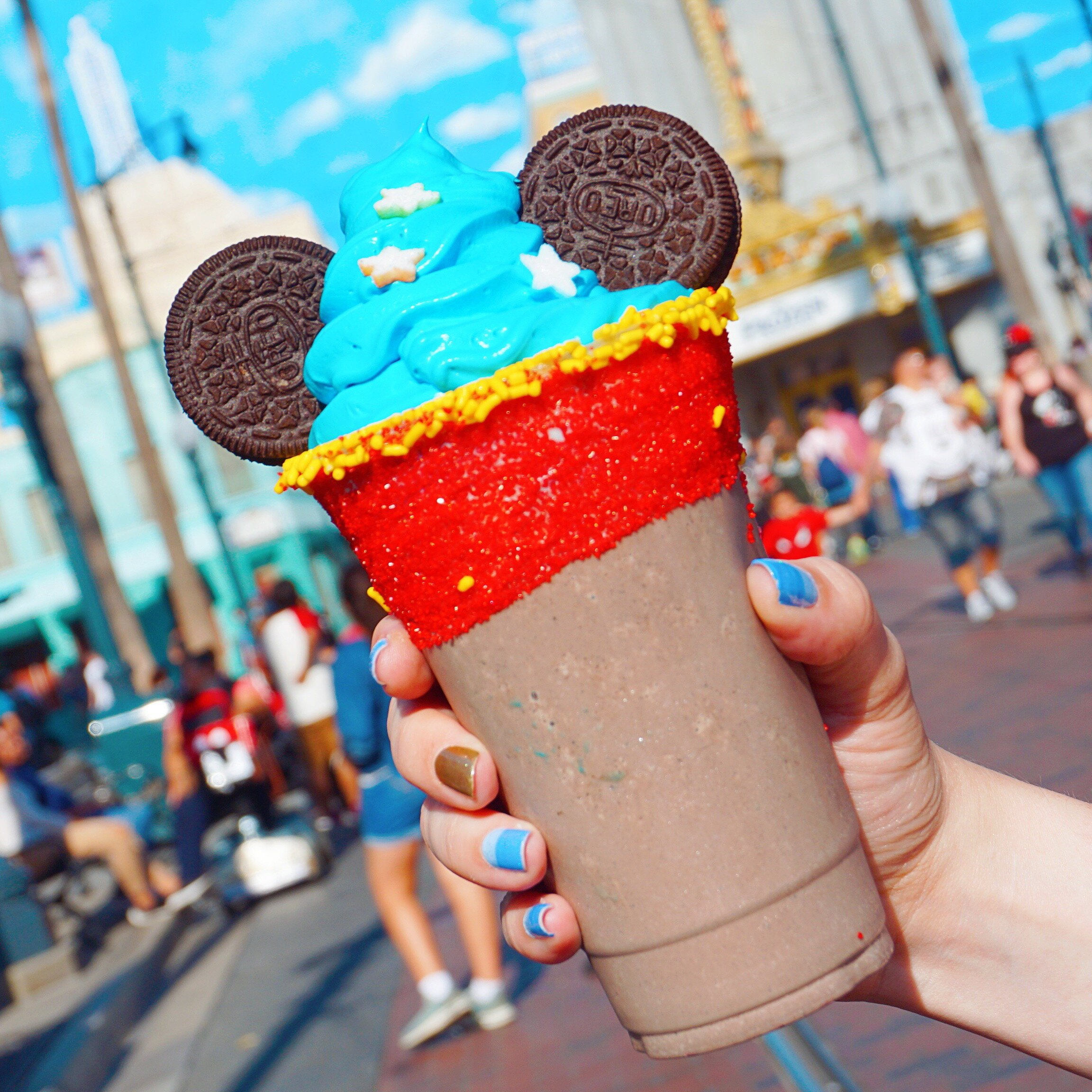 Disneyland food you can't miss! See where to find the best food and