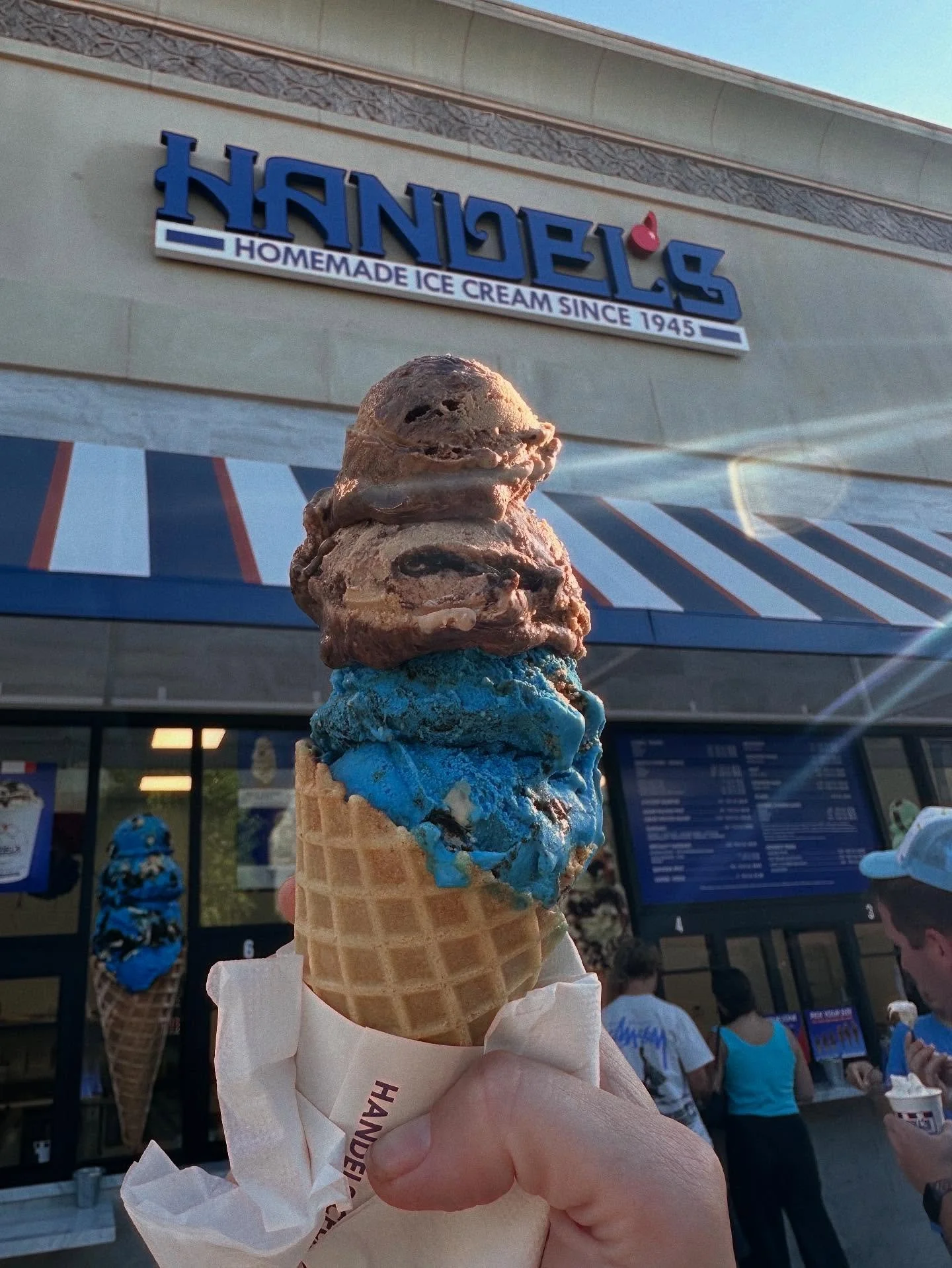 That summer feeling&hellip; long sunny days, yummy ice cream, laid back weekend! 
🍦National Ice Cream Month is here and the countdown to National Ice Cream Day (July 20th) is on! Only 2 more weeks, see our latest blog post where to find deals and gr