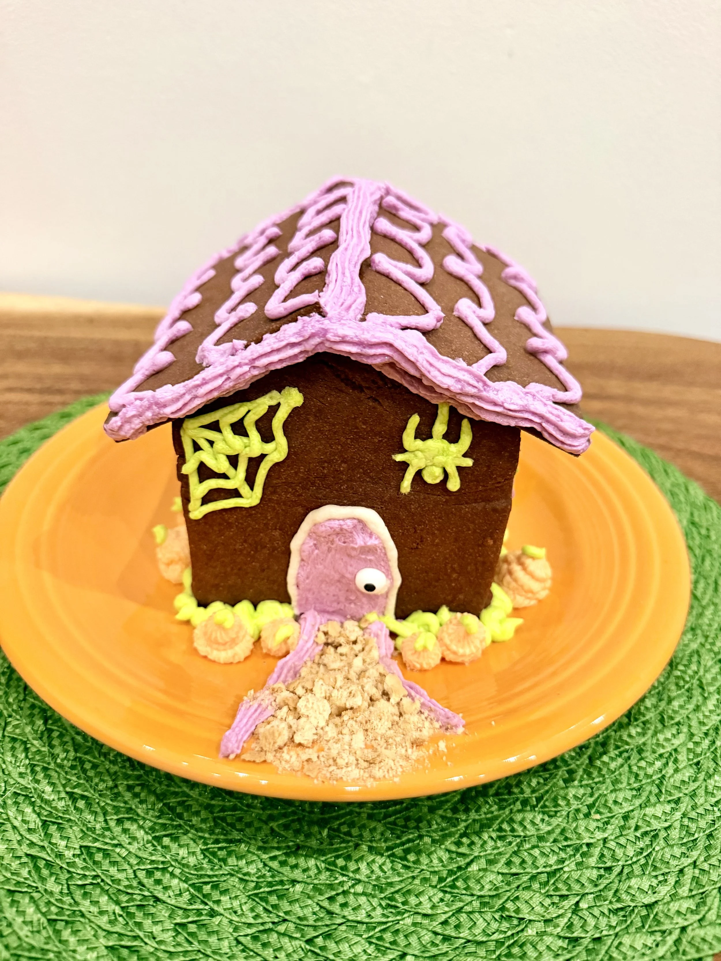 Chocolate Haunted Cookie House: How to Make a Cute Halloween Cookie House