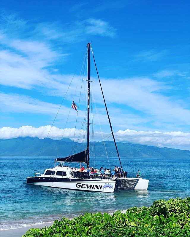 Best way to celebrate your VIPs is with a private snorkel and sail!  #mauiexcursions #gomaui #mauimobettah .
.
.
#dmchawaii #hawaiieventplanning #destinationhawaii