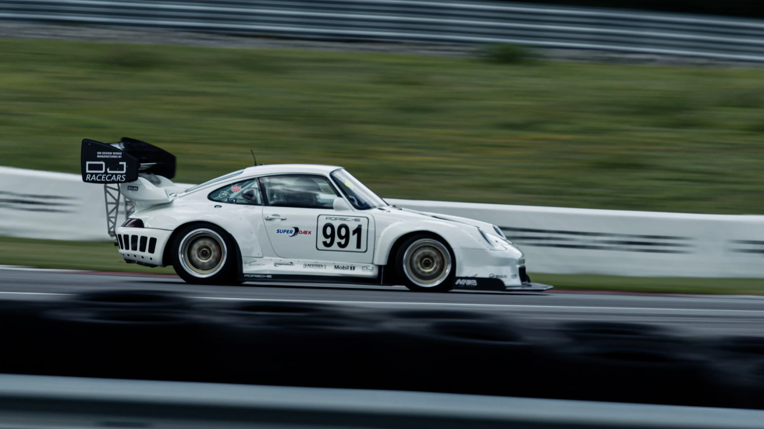 EkstremeKjoretoy_E02_Racerbiler_08_1080x1920.jpg