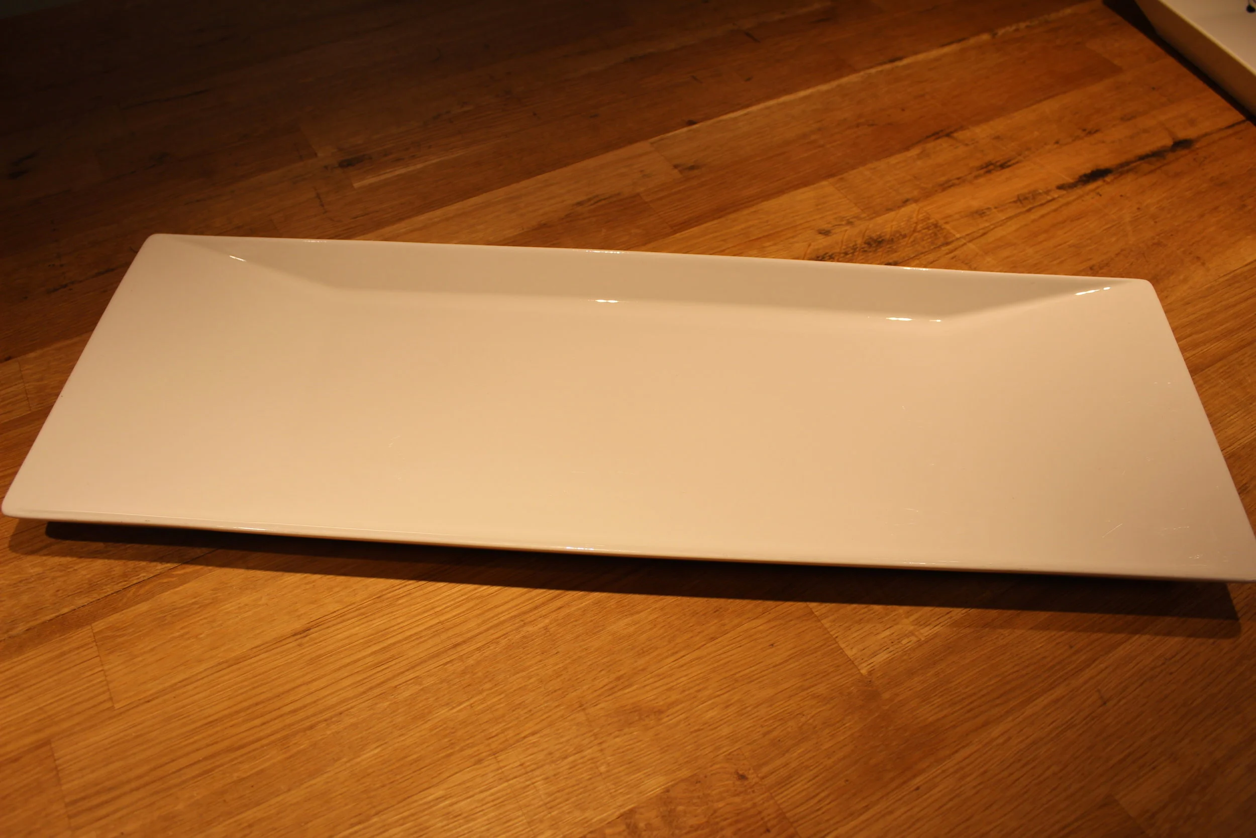 Serveringsfat til buffet Figgjo hvit avlangt, leie kr. 25,- pr.stk