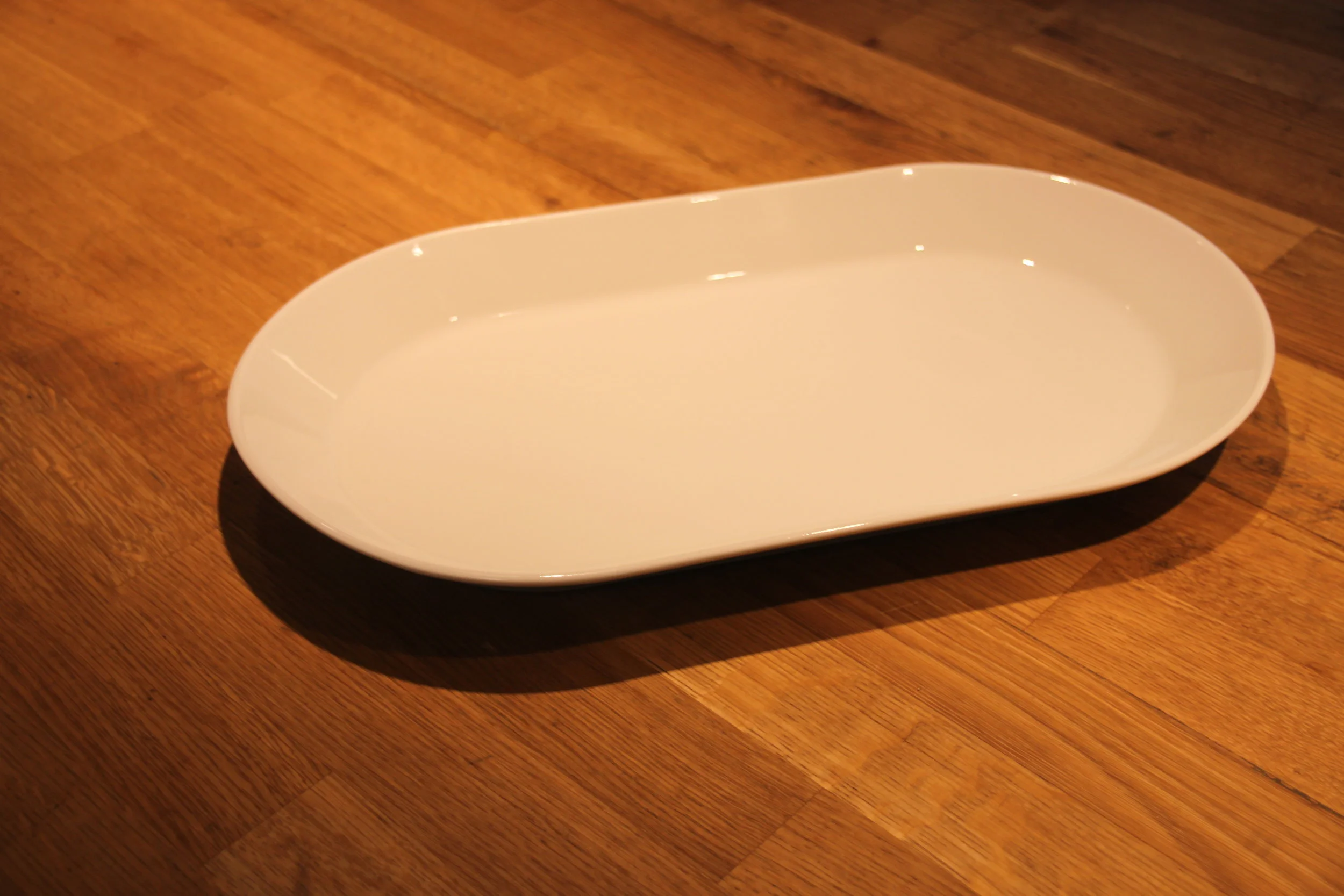 Serveringsfat 31x17 cm hvit, leie kr. 12,- pr. stk