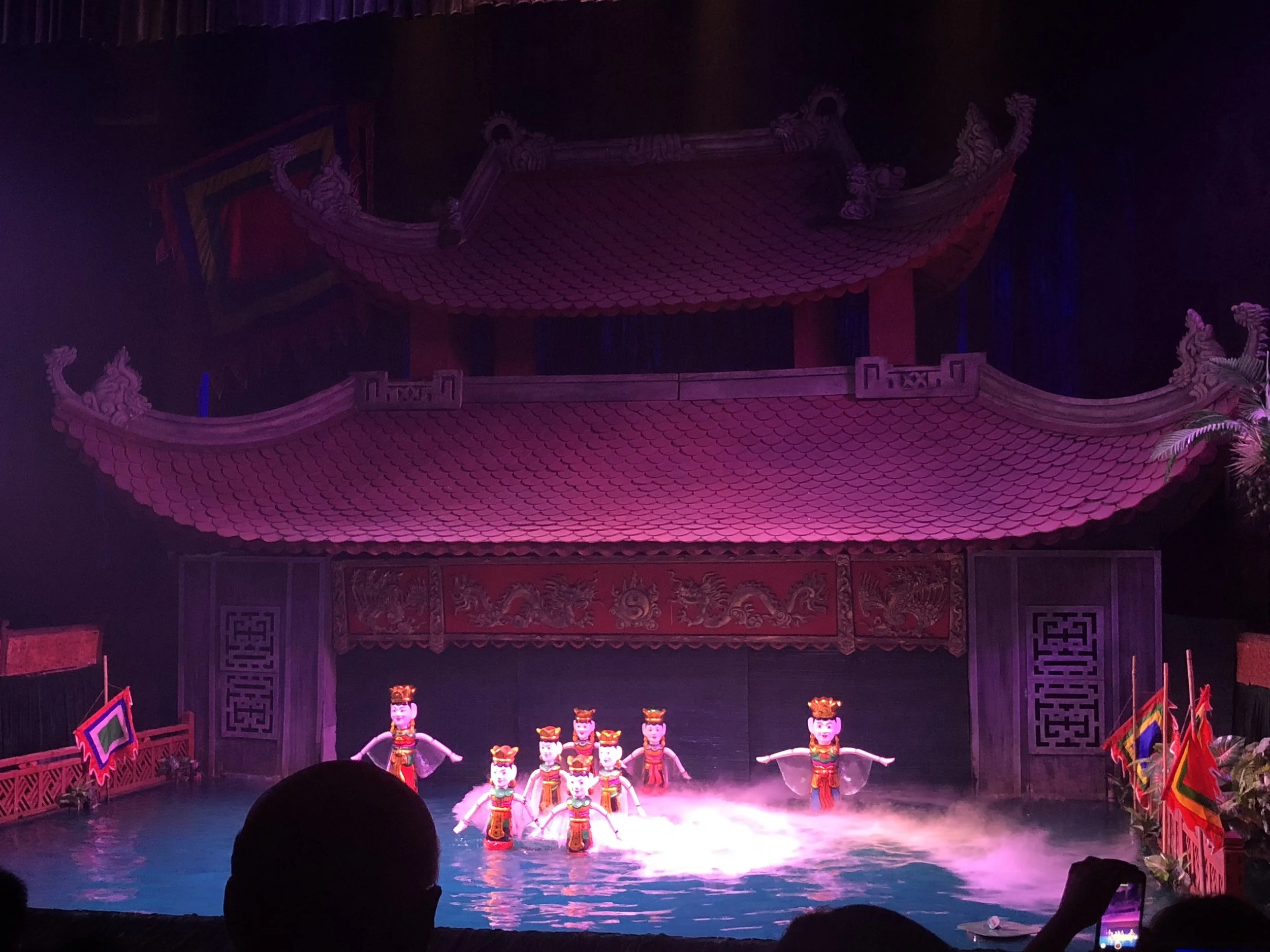El Teatro de Títeres, un lugar muy popular de visitar. La historia del show describe las experiencias de la vide en el campo.