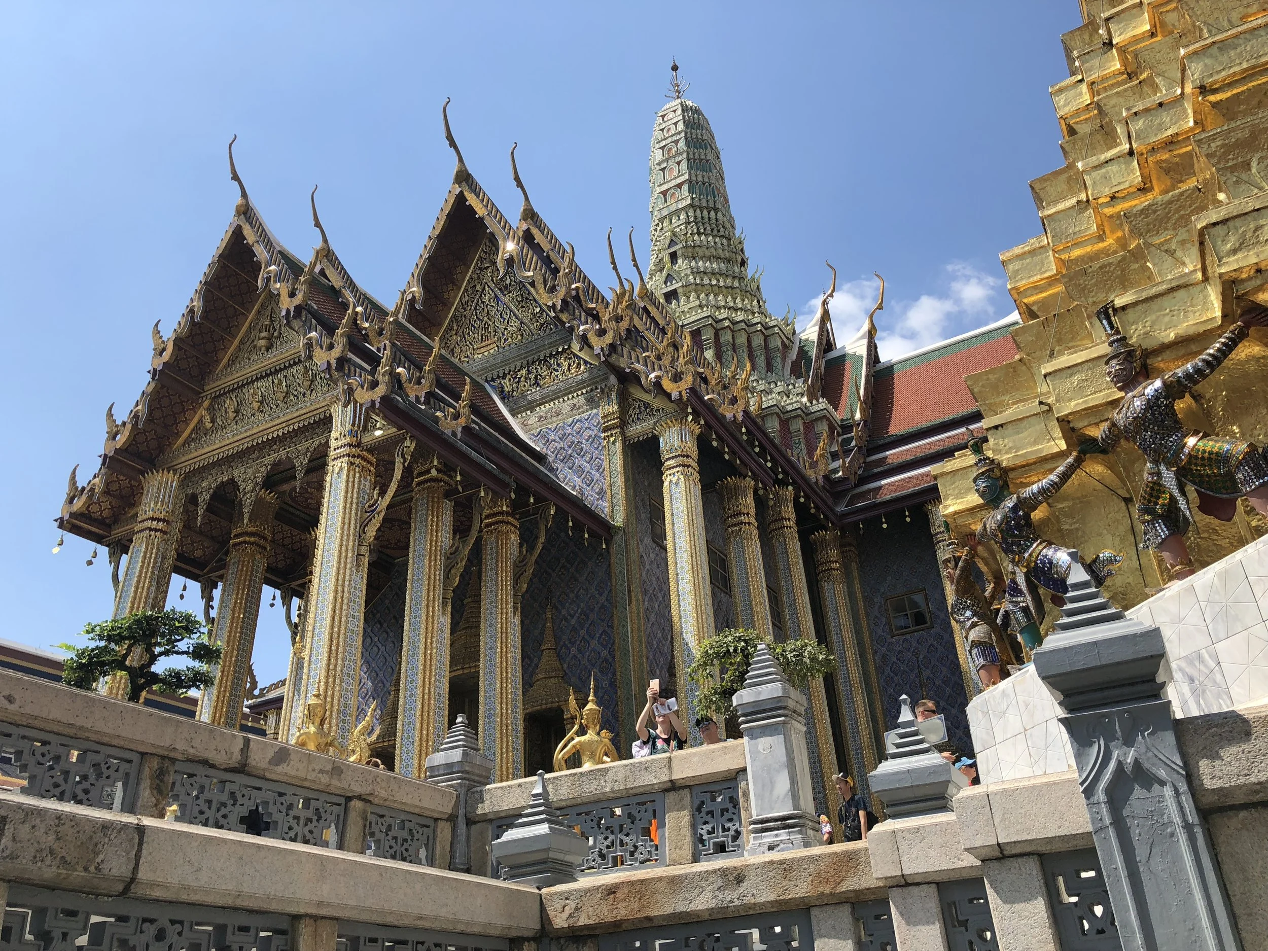 The exquisiteness of the temples leaves me speechless! I’ve never seen something like this.