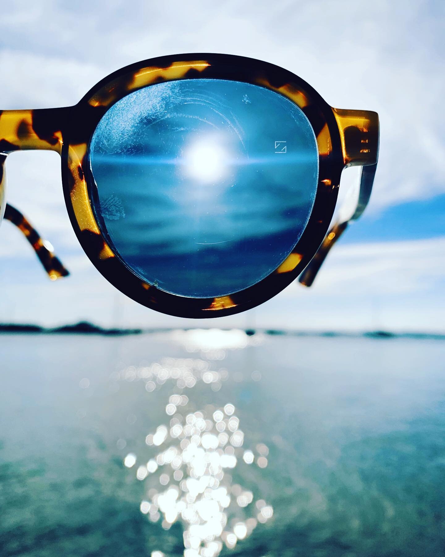 Happy Summer Solstice ☀️ 👓 ☀️ #cutlerandgross #zeisslens #summer #beach #sunglasses #eyewear #riverdeben #bawdsey #suffolkcoast #optician #sunnies