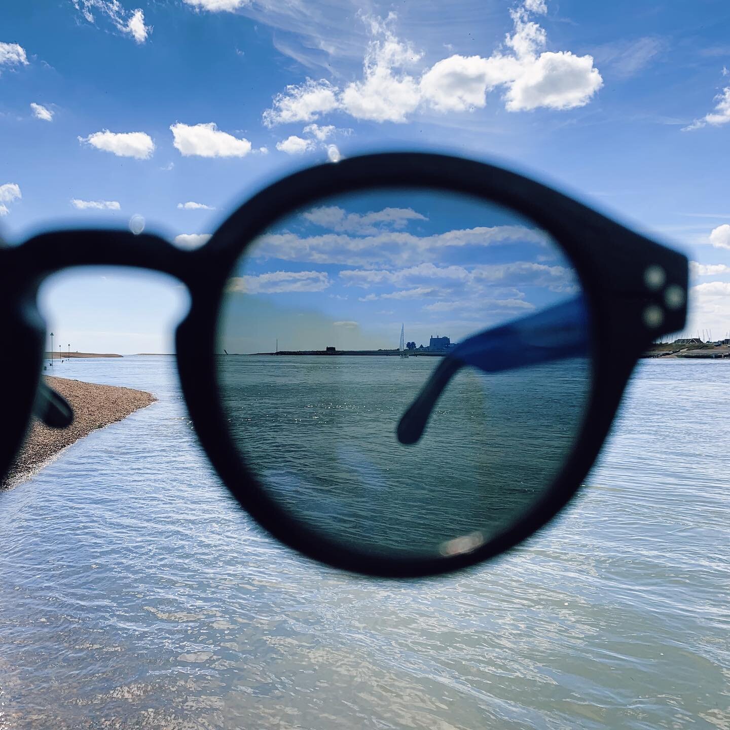 Summer in Suffolk 🕶 🌊 #cutlerandgross #sunglasses #suffolk #suffolkcoast #seaside #eyewear #optics #riverdeben #cutlerandgrossoflondon