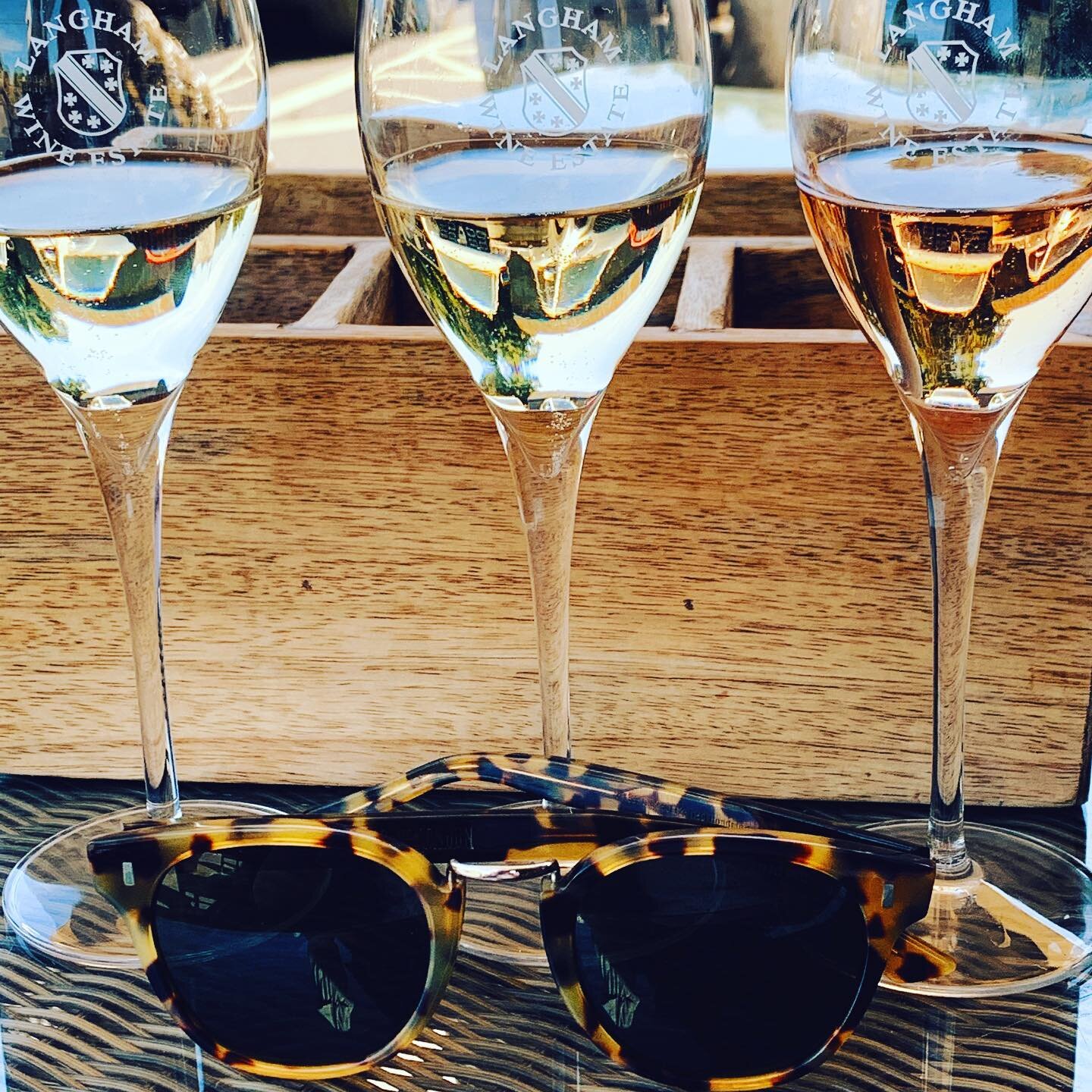 Happy Saturday 🥂🕶 @cutlerandgross @langhamwinery #sunglasses #cutlerandgross #wine #englishwine #dorset