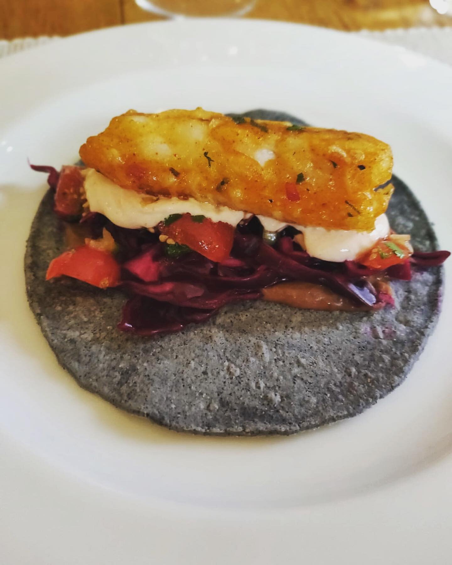 Homemade Baja style fish tacos, slaw, salsa, chipotle yoghurt and blue corn tacos 🌮

#georgieprowsefood #nutrition #wholefoods #mexicanfood #homecooking #eattherainbow #naturopathicnutrition #nutritionist