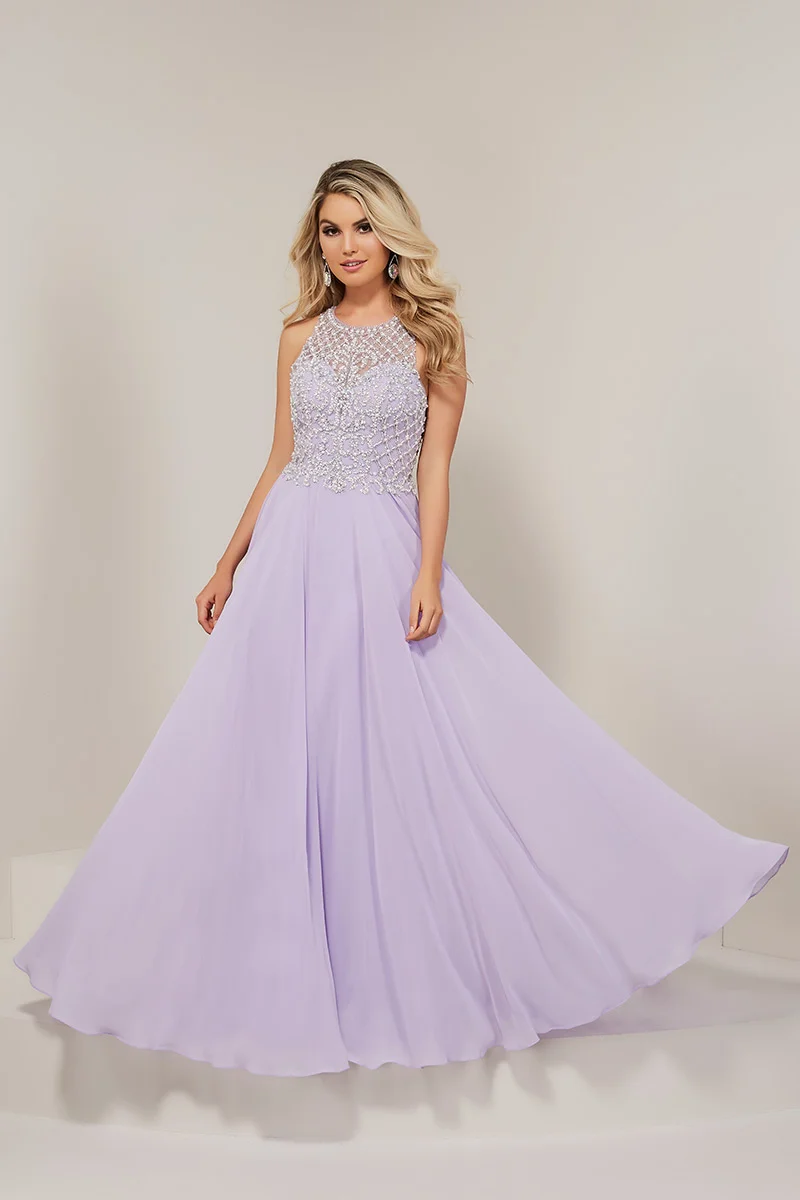 How to Pull Off the Perfect Prom Look