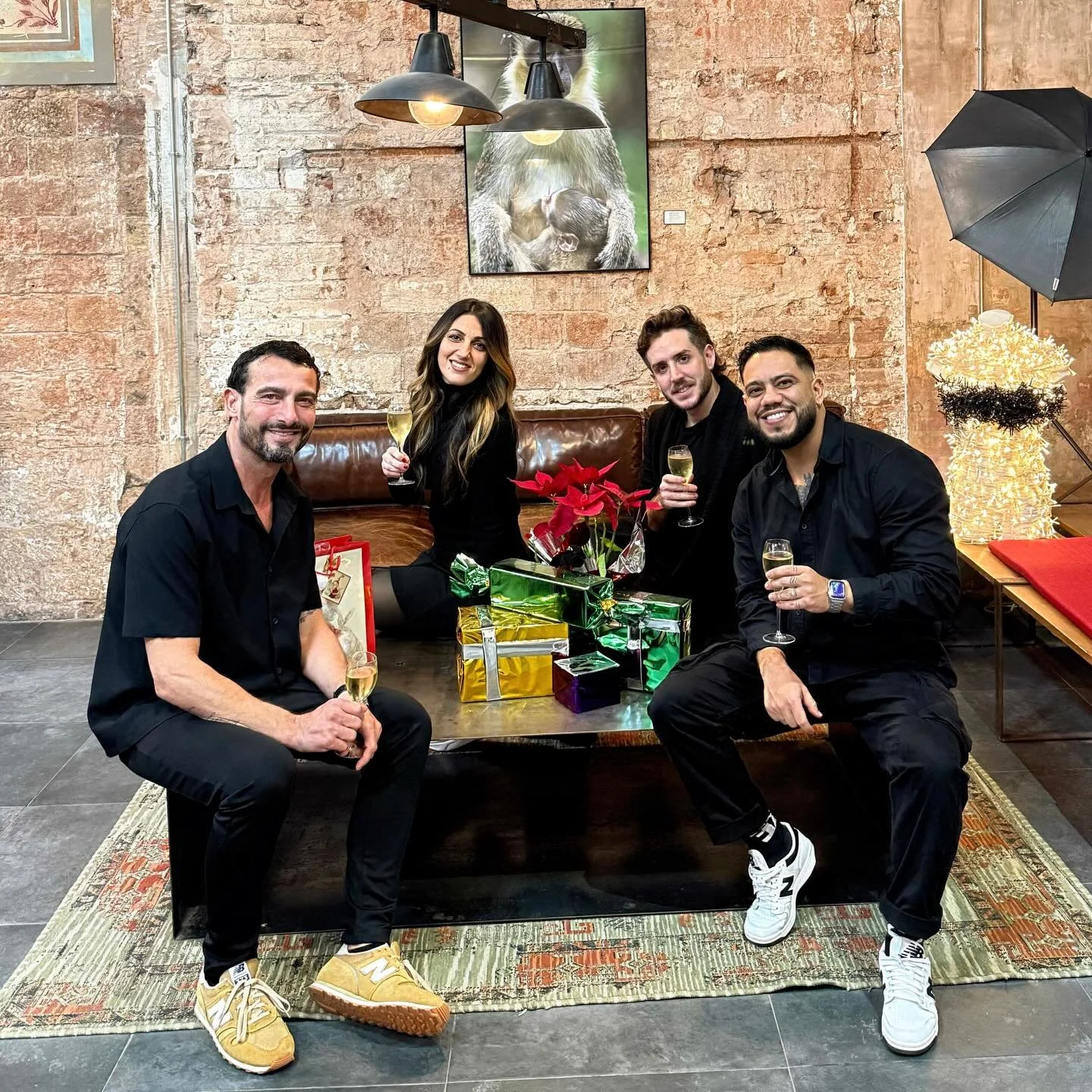 ✨🥂 Gracias por ser parte de &Oacute;pera Lounge
Cerramos este a&ntilde;o agradecidos por cada visita, cada confianza y cada sonrisa frente al espejo.

Brindamos por un nuevo a&ntilde;o lleno de belleza, estilo y momentos compartidos.

&iexcl;Feliz A