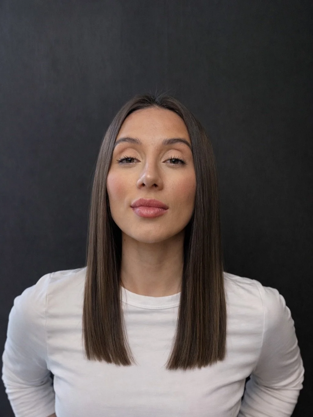 Si sientes que tienes poco cabello&hellip;
no siempre necesitas m&aacute;s largo, necesitas mejor corte.

Menos puntas vac&iacute;as = m&aacute;s volumen real 💥

Este es el tipo de cambio que marca la diferencia.

#cambiodelook #antesydespues #trans