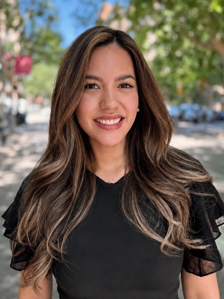 ✨ No todos los cambios empiezan aclarando m&aacute;s. A veces empiezan reconstruyendo, cuidando y devolviendo calidad al cabello ✨

En este trabajo el objetivo era recuperar la armon&iacute;a del color, aportar profundidad, crear dimensi&oacute;n y d