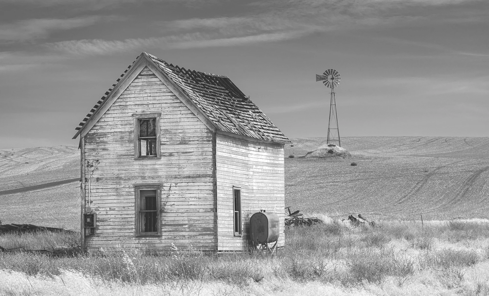 old house bw.JPG