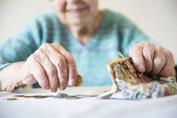 Why American Seniors Retire Poor