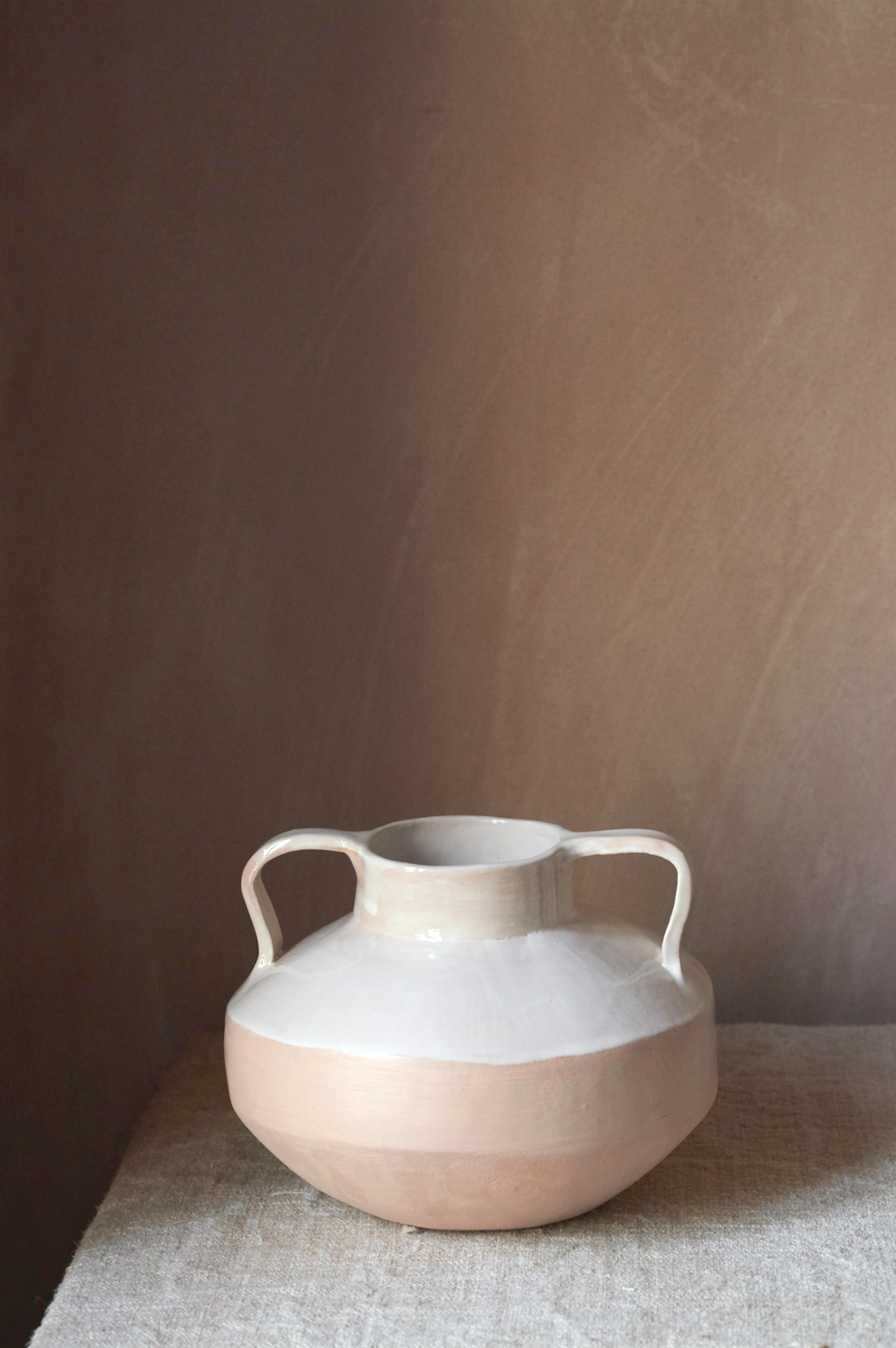 Setting Plaster + Cream Short Wide Handled Pot