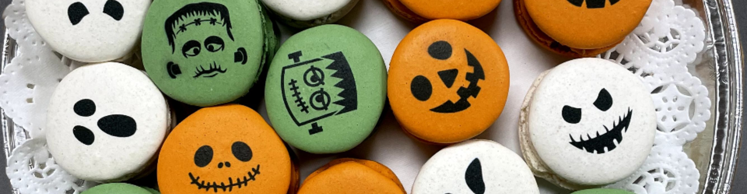 Halloween Macaron Tray 2024-fotor-20251005121344.png