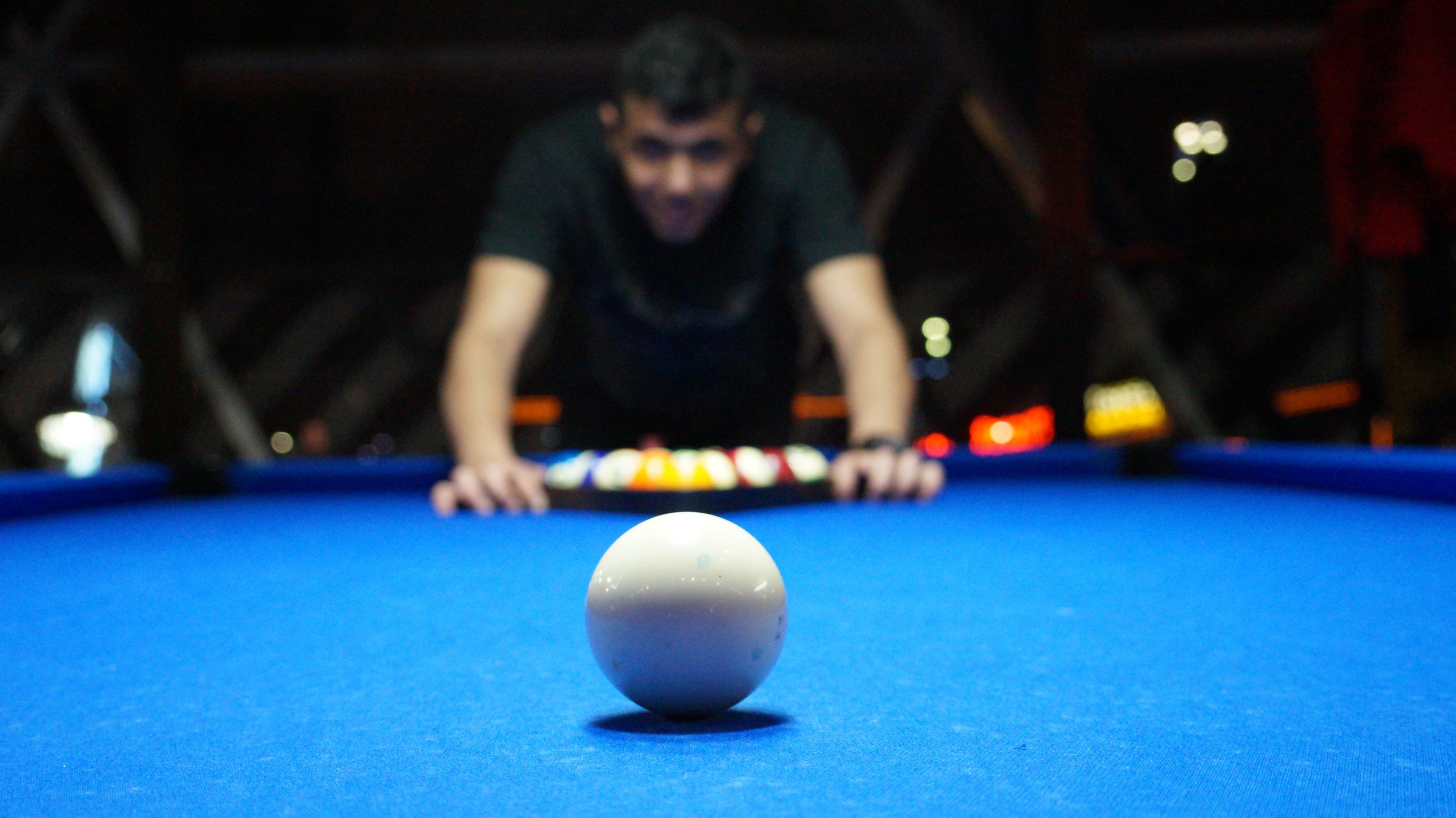 billard-person-pool-16074.jpg