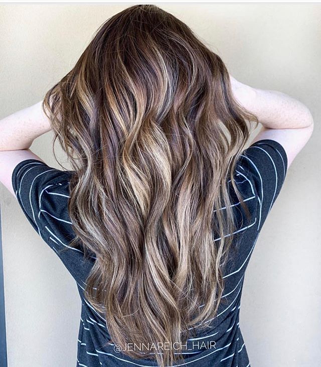 Balayage by Jenna... gorgeous, multi-dimensional, holistic Haircolor @jennareich_hair @owayorganics #verde #verdesalon #chandlersalon #balayage