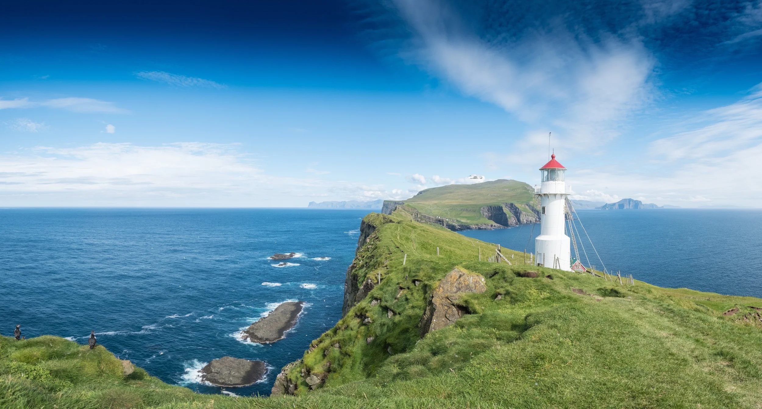 Mykineshólmur - the lighthouse on the puffin island