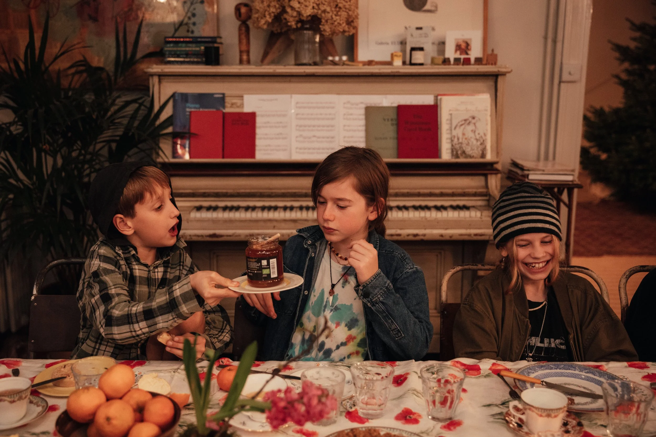 EMMA STONER /  FESTIVE CAKE BY SARAH RAISBECK