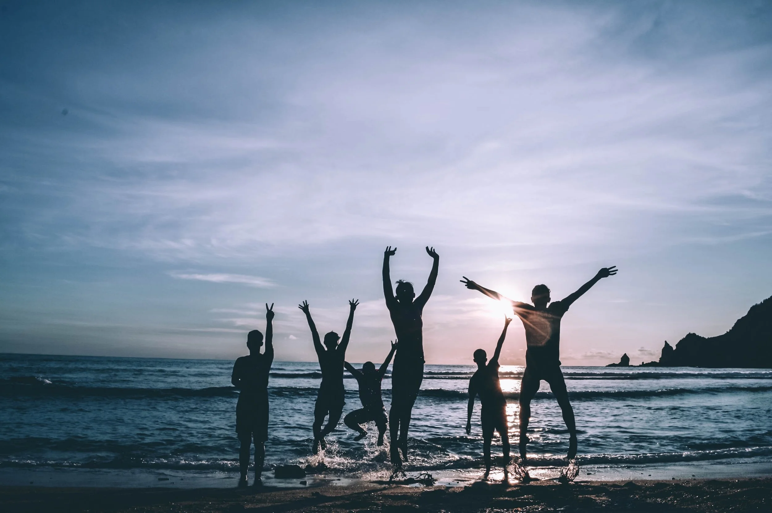 beach-freedom-friendship-1387037.jpg