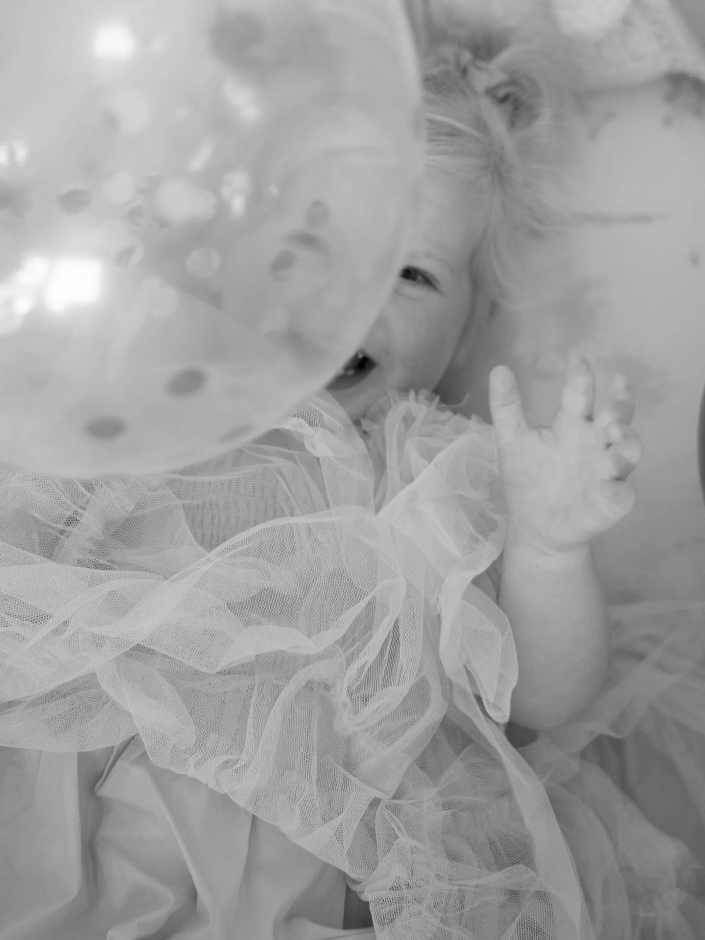Balloon party in the crib to celebrate being 2? Yes please! Lillian loved her birthday dress and sprinkle cake that was more sprinkles than cake 🎂 And obviously she loved the balloons!