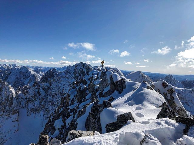 @adamdfrost
&bull;
Williams Peak 10,636&rsquo;
&bull;
📷: @bestyrsofmylife
&bull;
#elevateidaho#elevatemystate#sawtooths#williamspeak#tooths
#nature #instatravel #landscape #wanderlust #getoutside #explore #travel #naturephotography #photography #hap